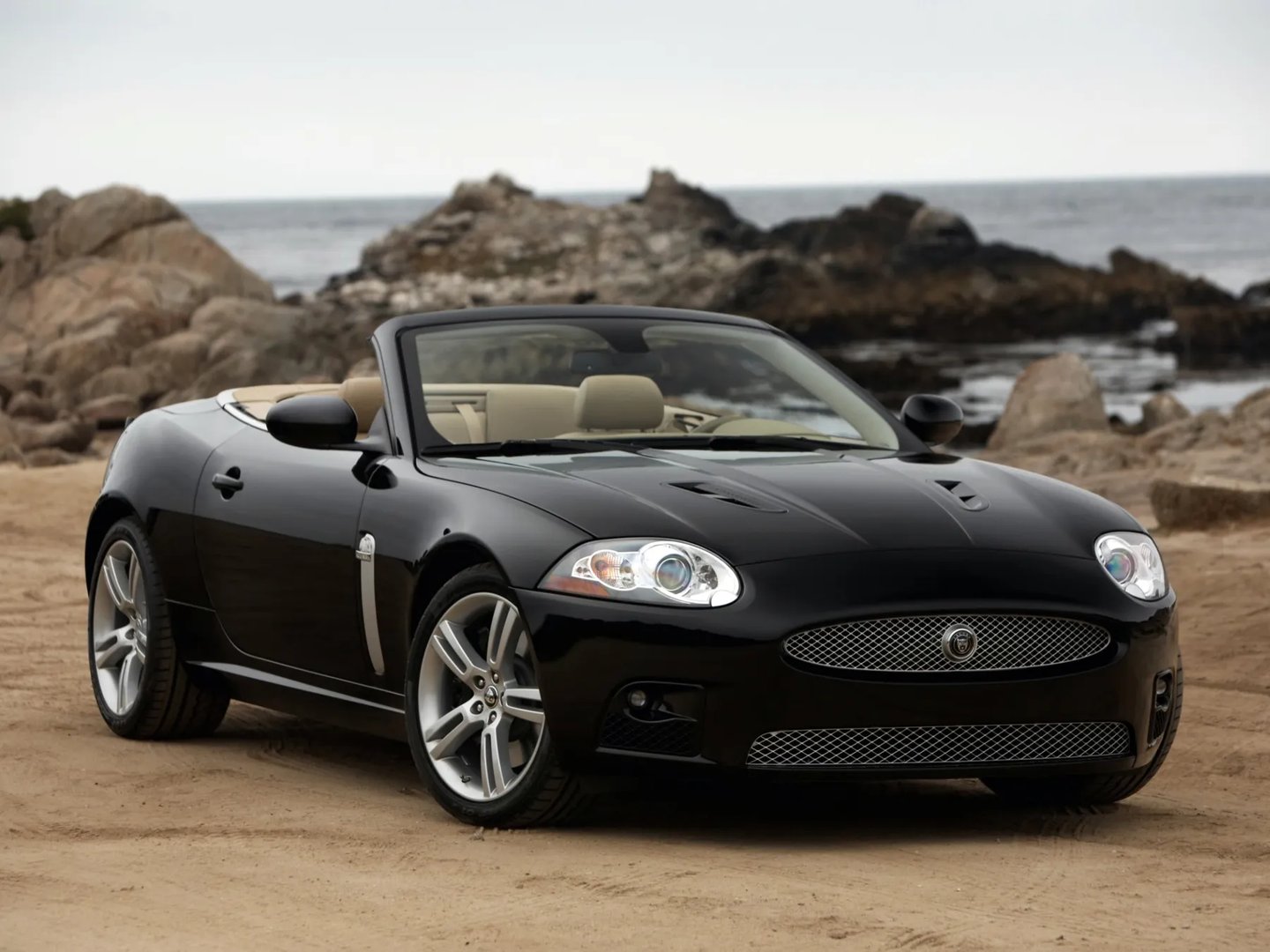 Jaguar_XKR_2_generation__Cabrio__9.jpg