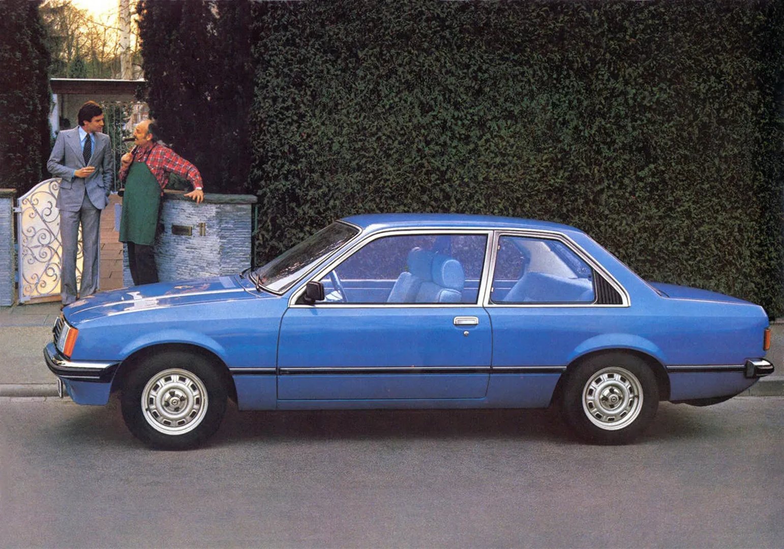 Opel_Rekord_5_generation__Sedan_2-doors__1.jpg