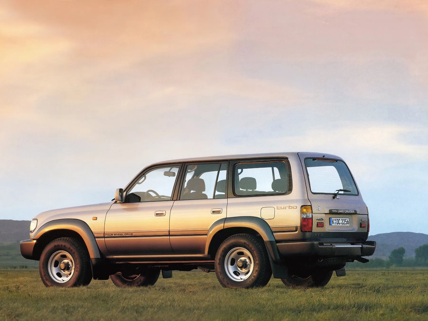Toyota_LC_9_generation_restyling__SUV_5-doors__4.jpg