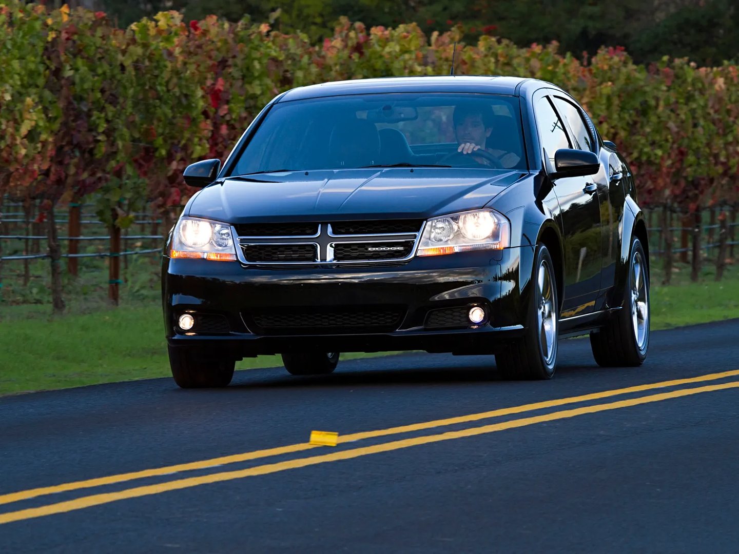 Dodge_Avenger_2_generation_restyling__Sedan__1.jpg