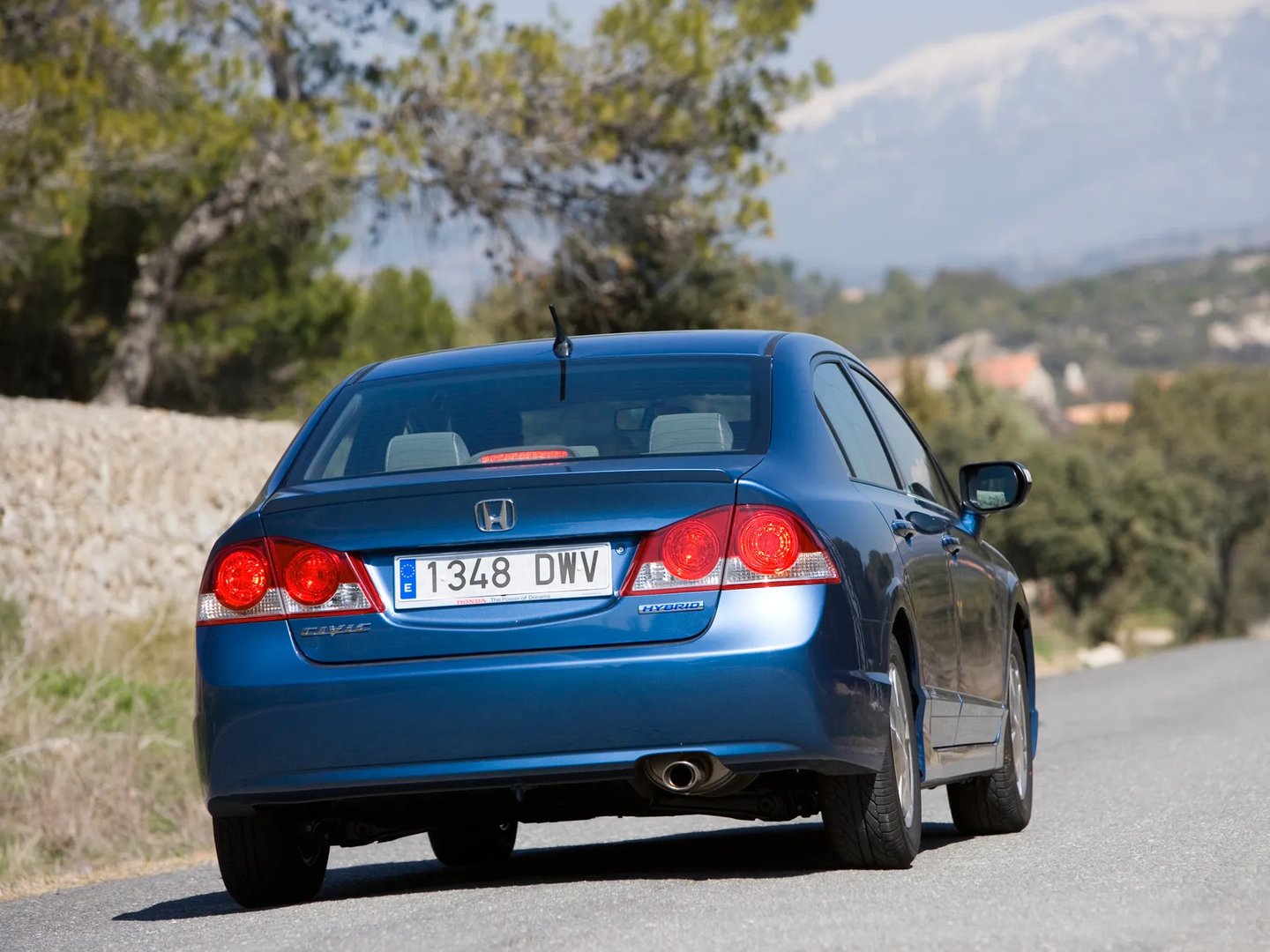 Honda_Civic_8_generation__Sedan__7.jpg