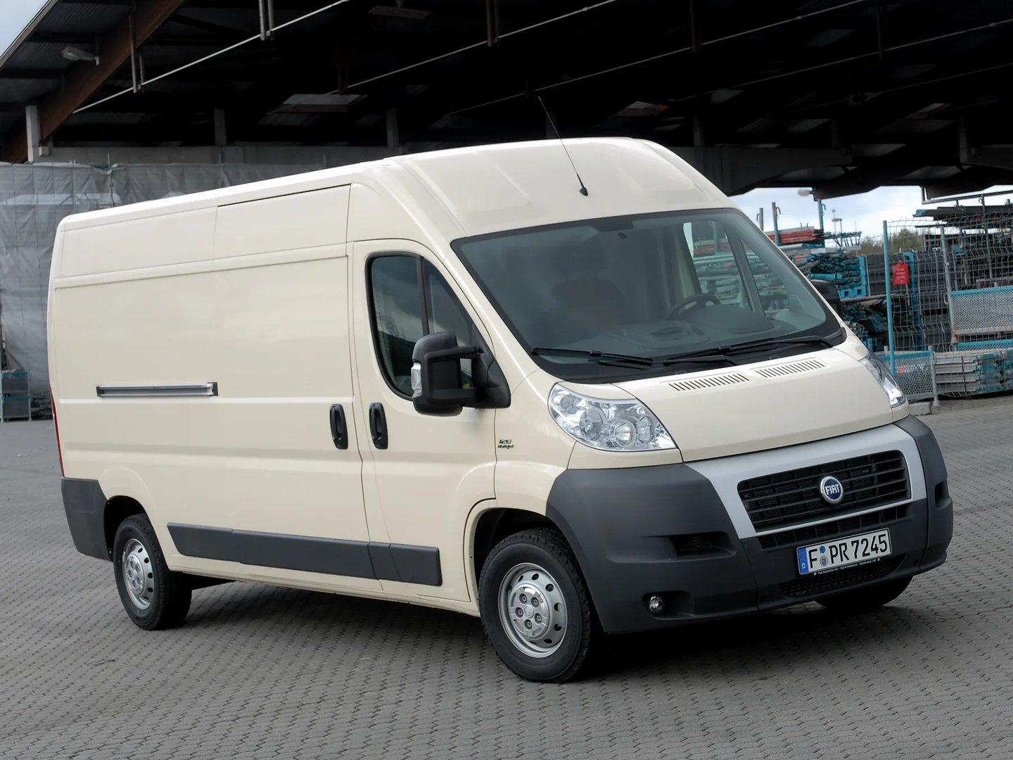 Fiat_Ducato_3_generation__Van__7.jpg