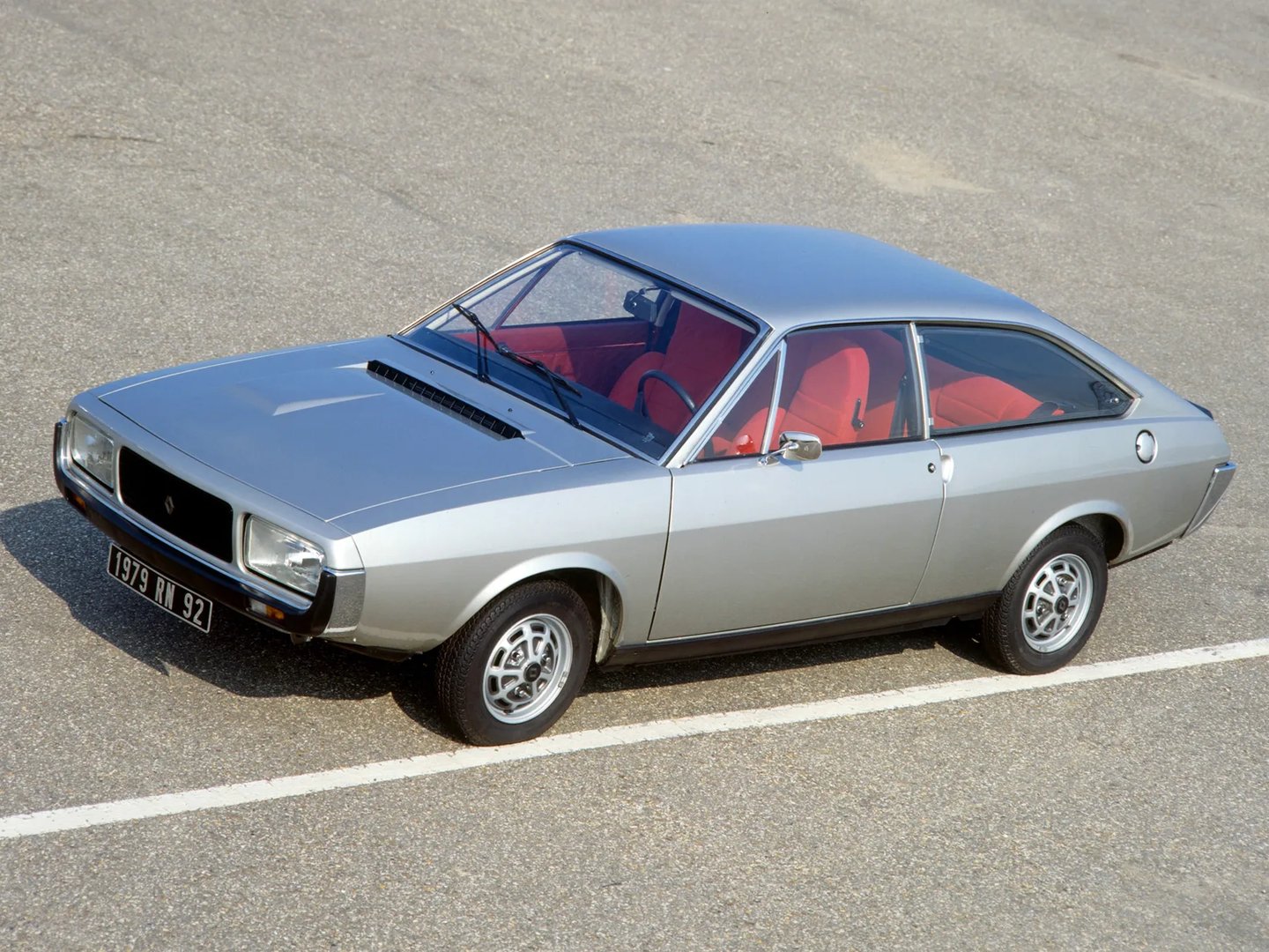 Renault_15_1_generation__Hatchback_3-door__4.jpg