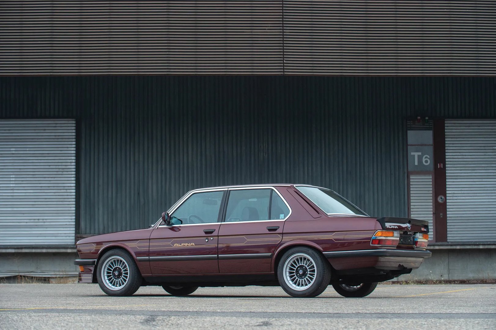 Alpina_B9_1_generation__Sedan__7.jpg