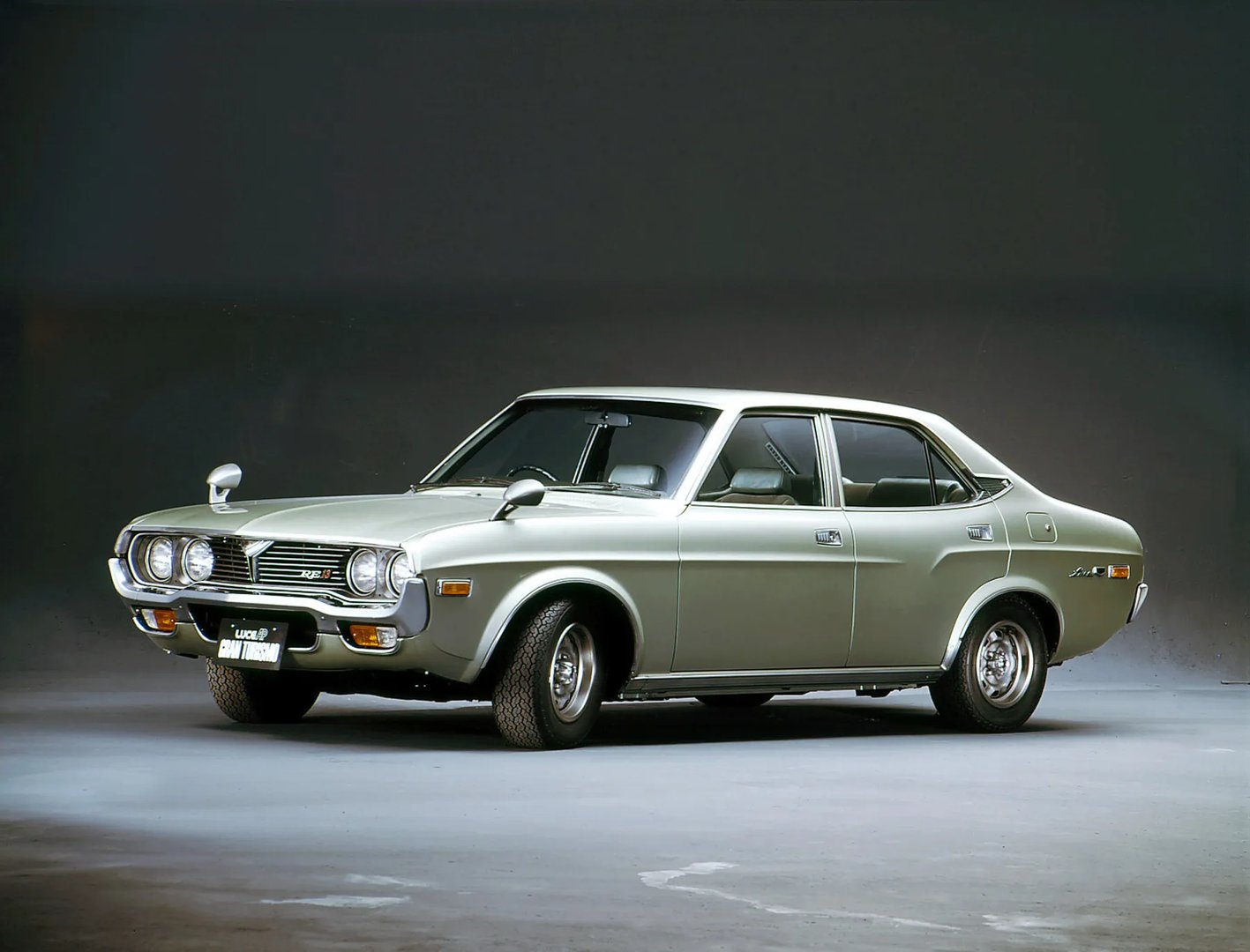 Mazda_Luce_2_generation__Sedan__5.jpg