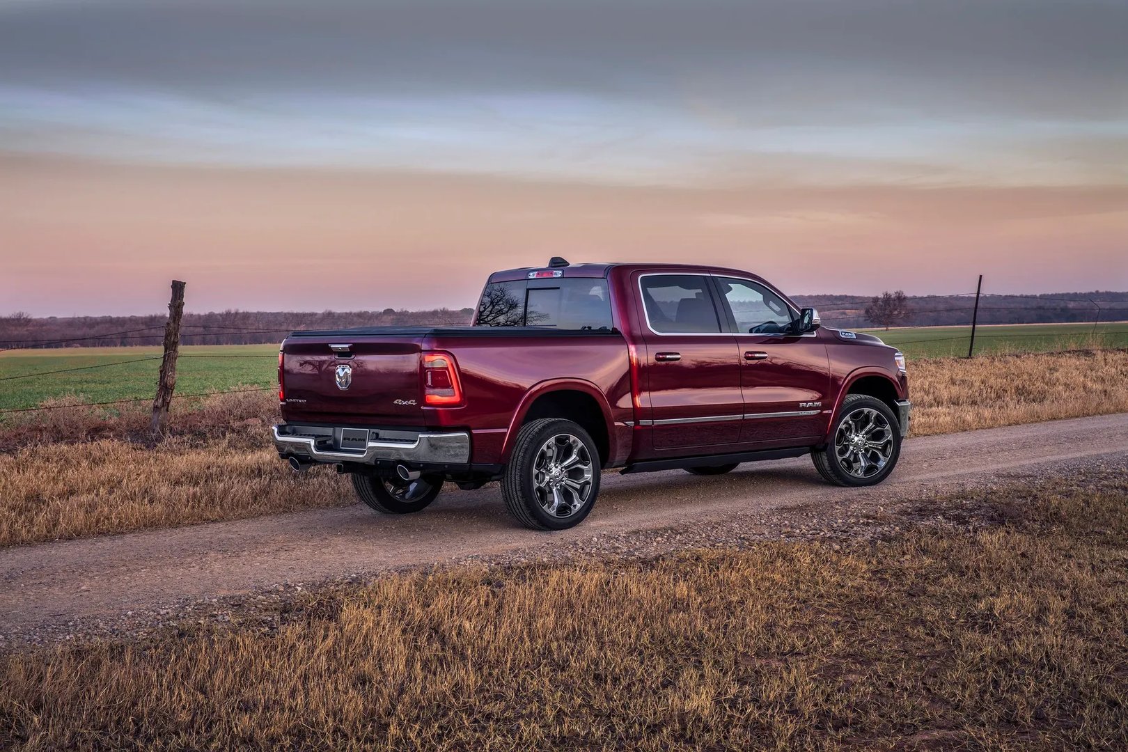 Dodge_RAM_5_generation__Pickup_double-cab__2.jpg