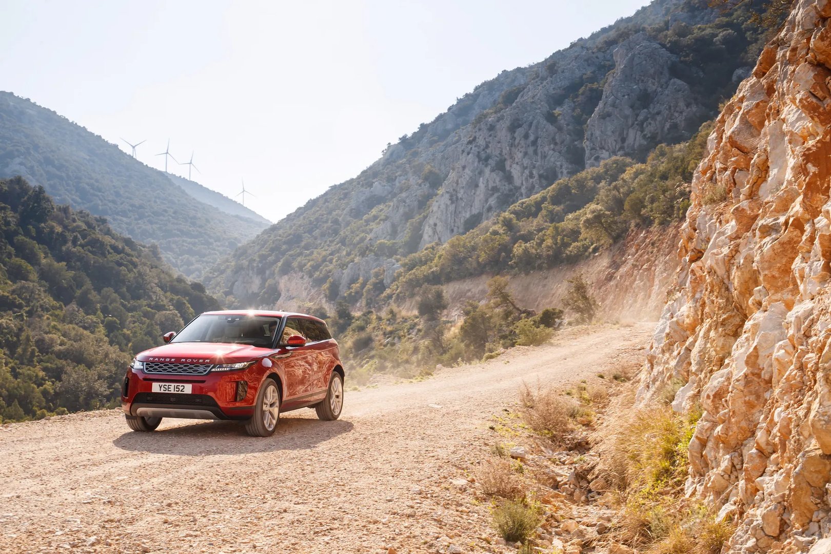 Land Rover_Range_Rover_Evoque_2_generation__SUV_5-doors__10.jpg