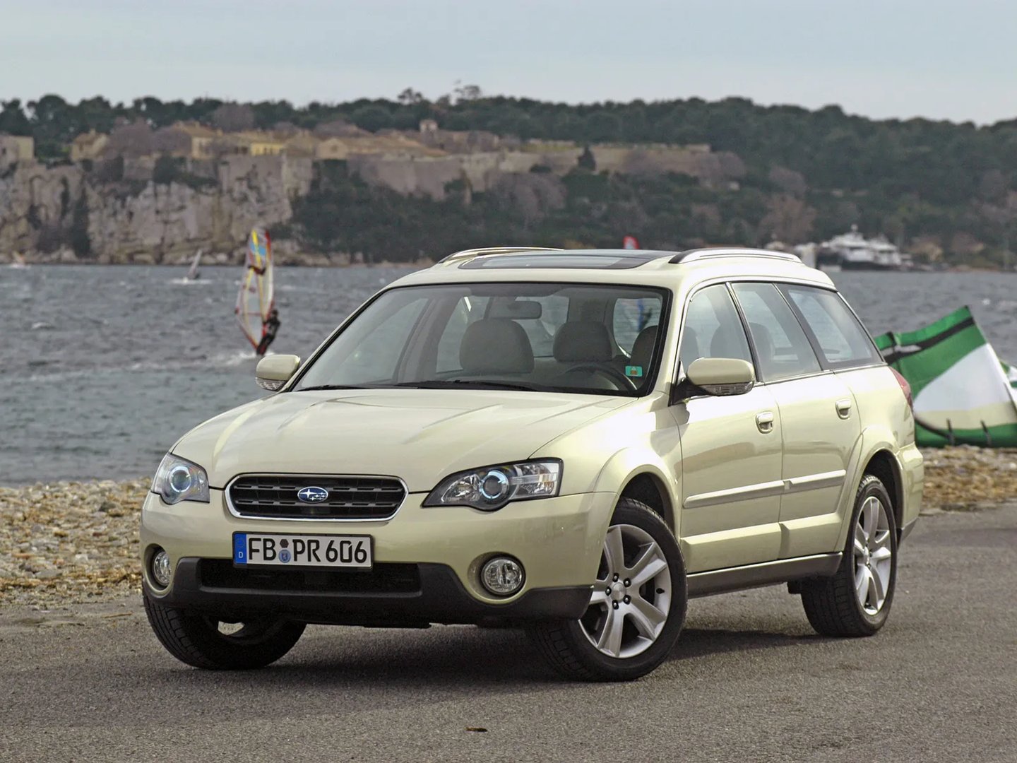 Subaru_Outback_3_generation__Estate_5-door__2.jpg