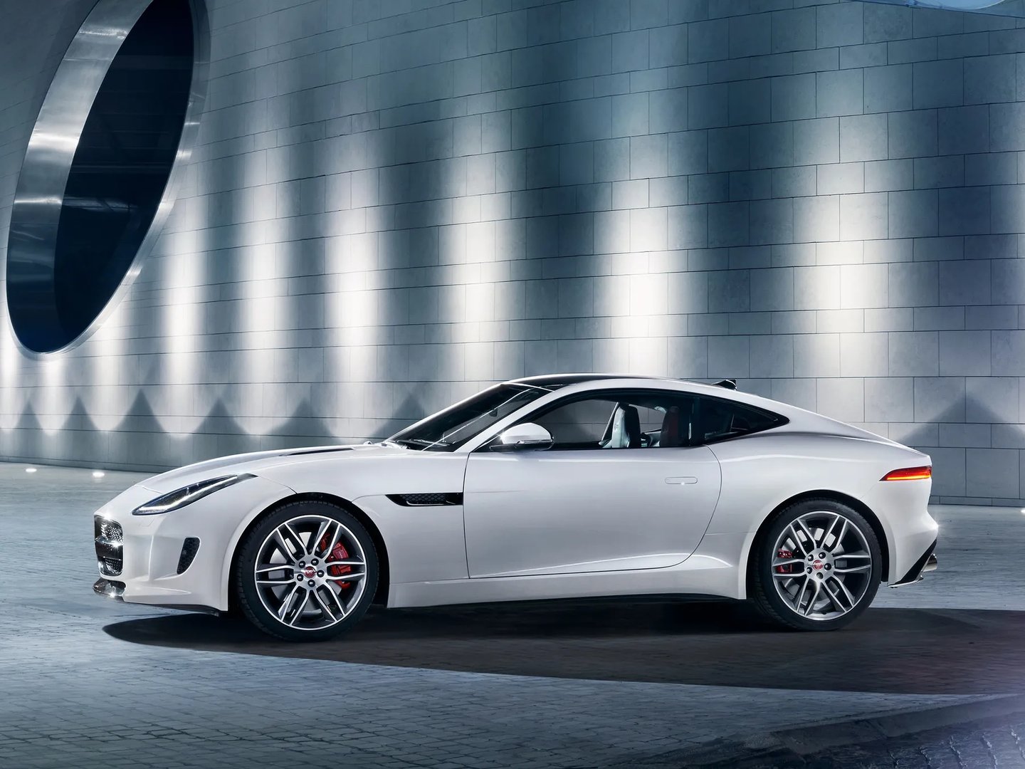 Jaguar_F-Type_1_generation__Coupe__7.jpg
