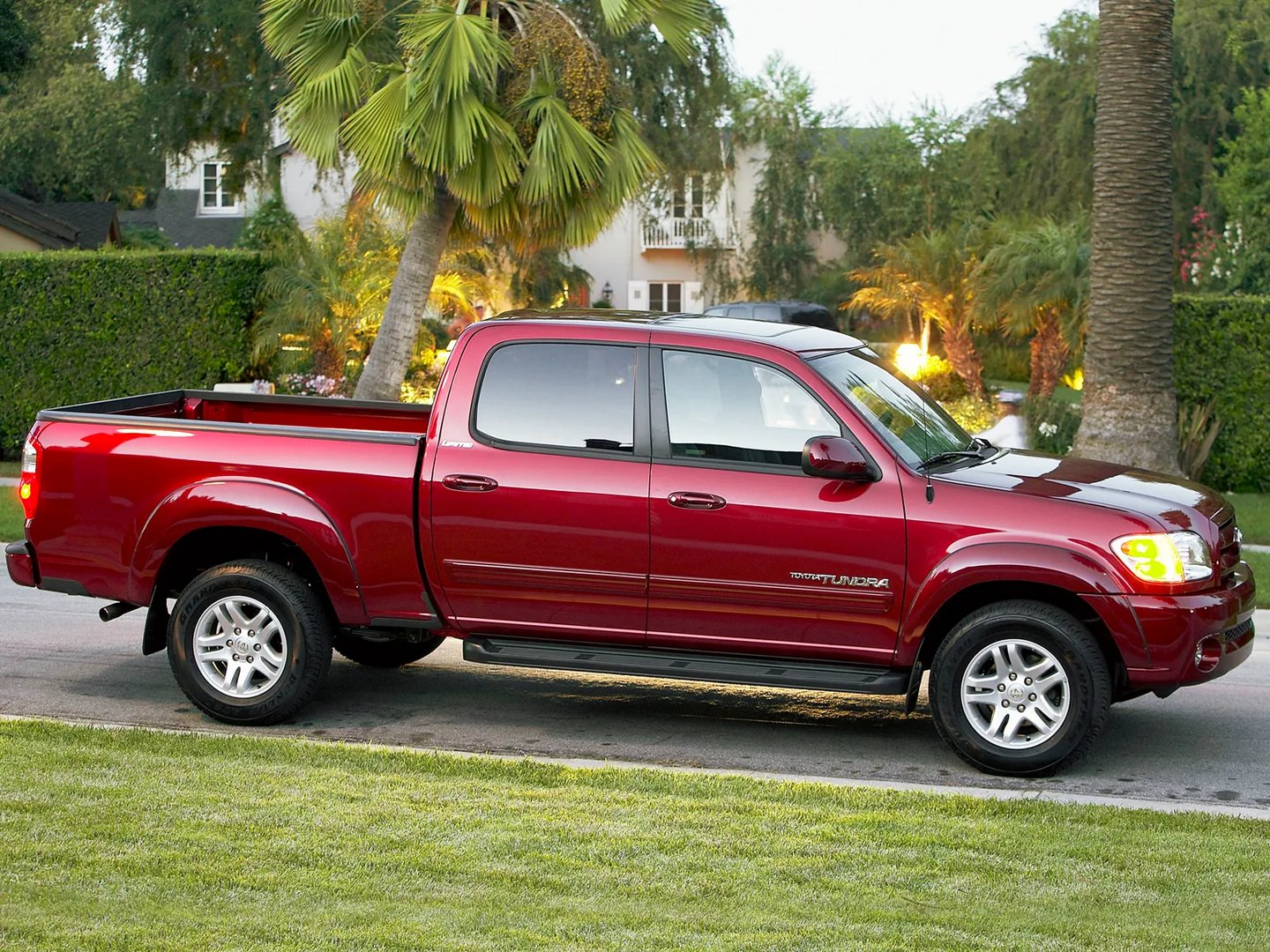 Toyota_Tundra_1_generation_restyling__Pickup_double-cab__6.jpg