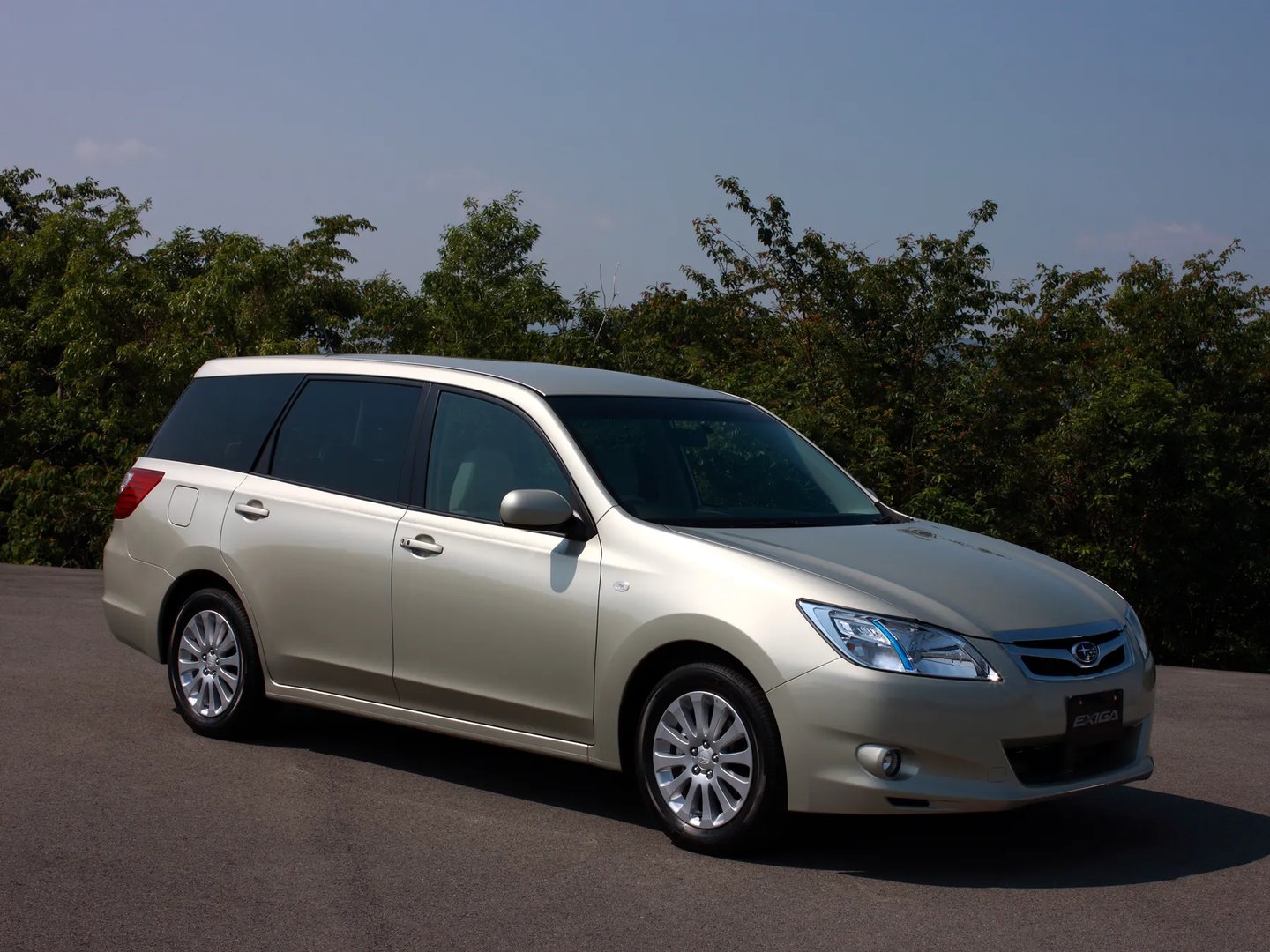 Subaru_Exiga_1_generation__Estate_5-door__12.jpg