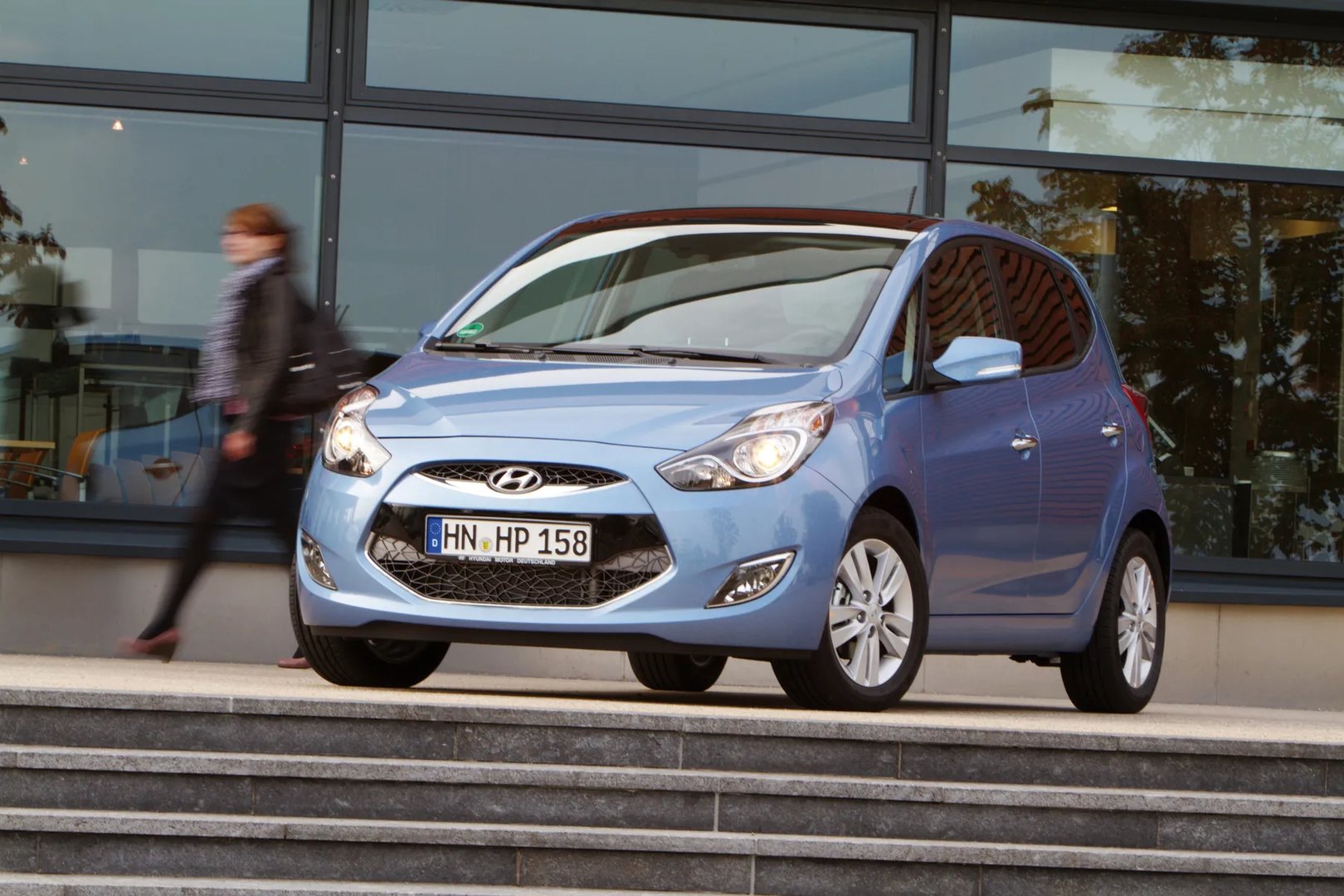 Hyundai_ix20_1_generation__Hatchback_5-door__8.jpg