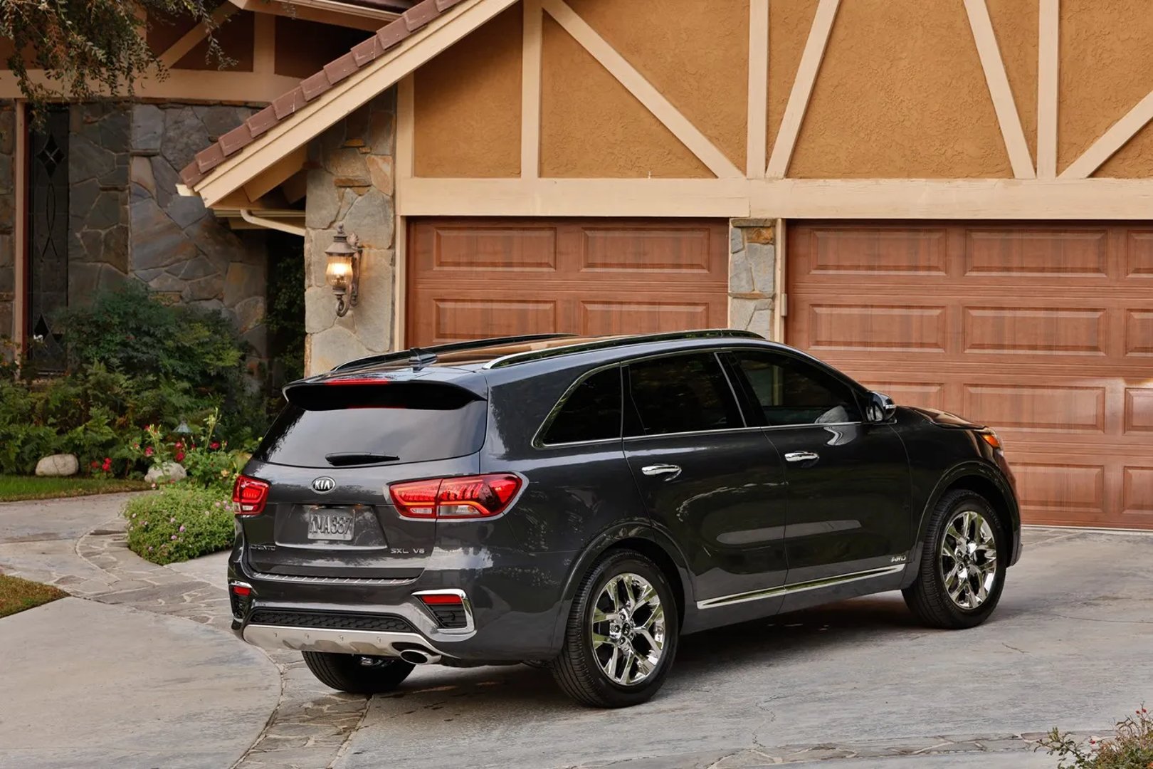 Kia_Sorento_3_generation_restyling__SUV_5-doors__4.jpg