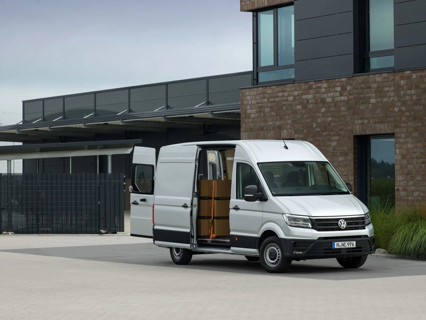 Volkswagen_Crafter_2_generation__Van_Short__9.jpg