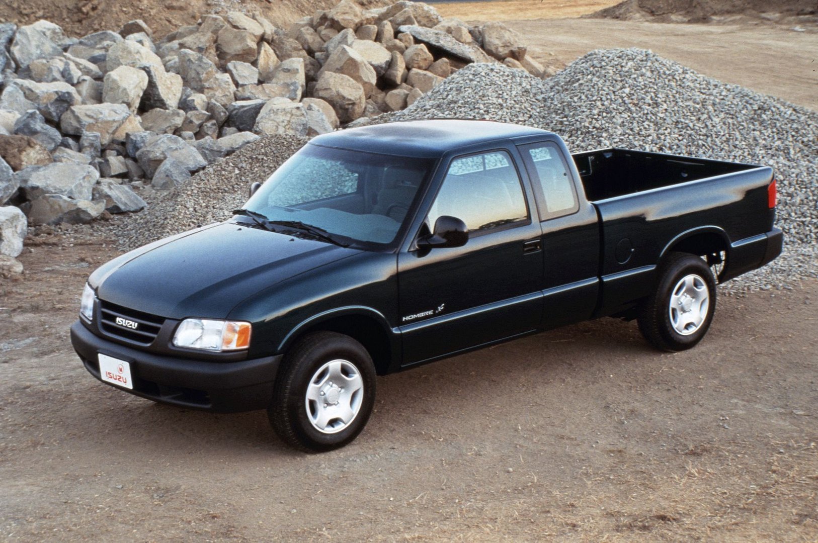 isuzu_Hombre_1_generation__Pickup_1.5-cab__2.jpg