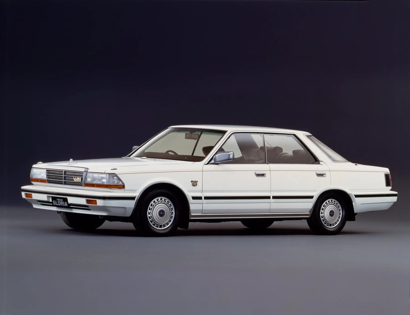 Nissan_Gloria_7_generation__Sedan__3.jpg