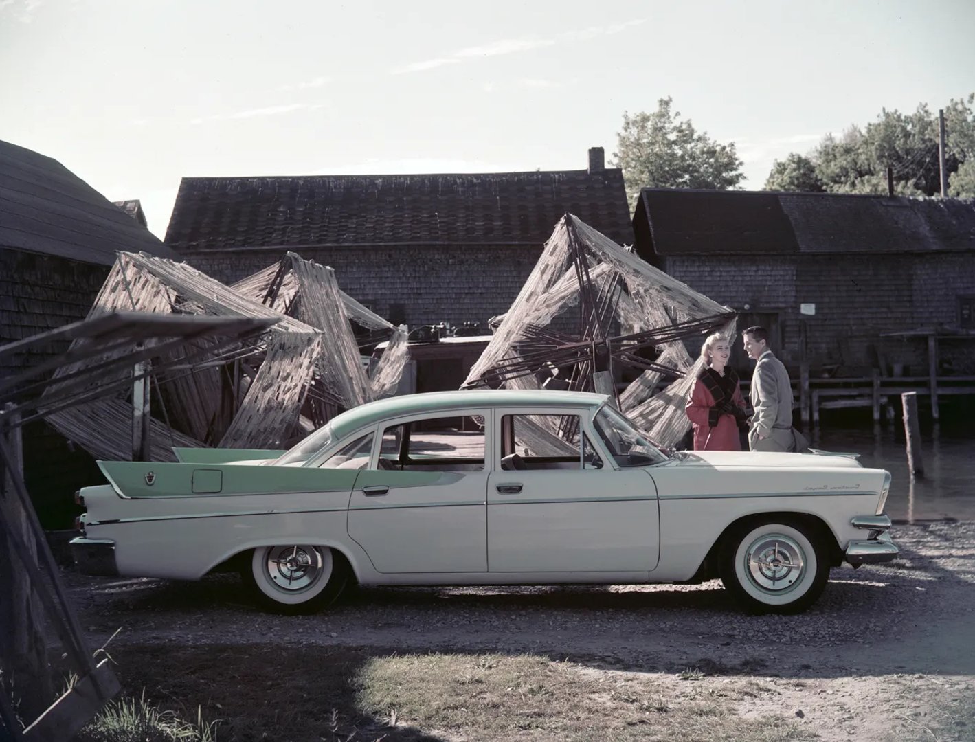 Dodge_Custom_Royal_2_generation__Sedan__2.jpg