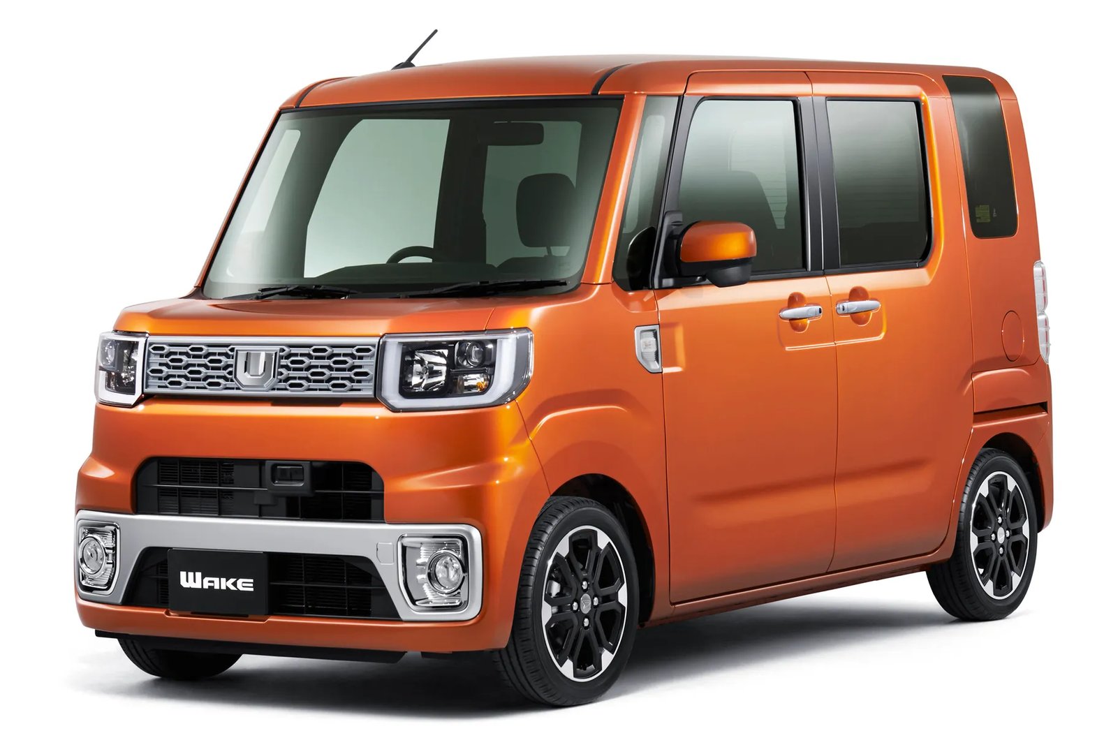 Daihatsu_Wake_1_generation__Microvan__2.jpg