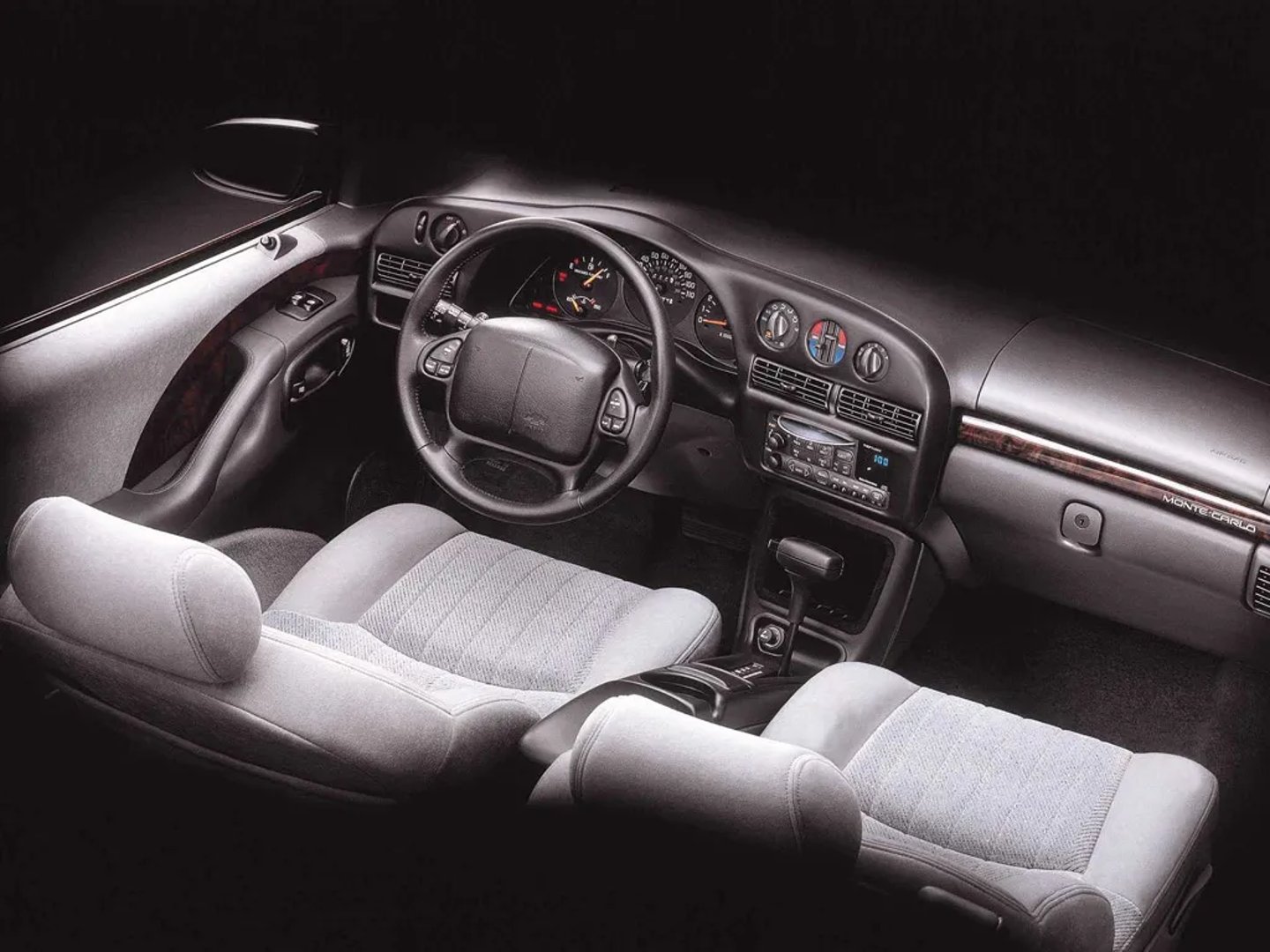 Chevrolet_Monte_Carlo_5_generation__Coupe__9.jpg