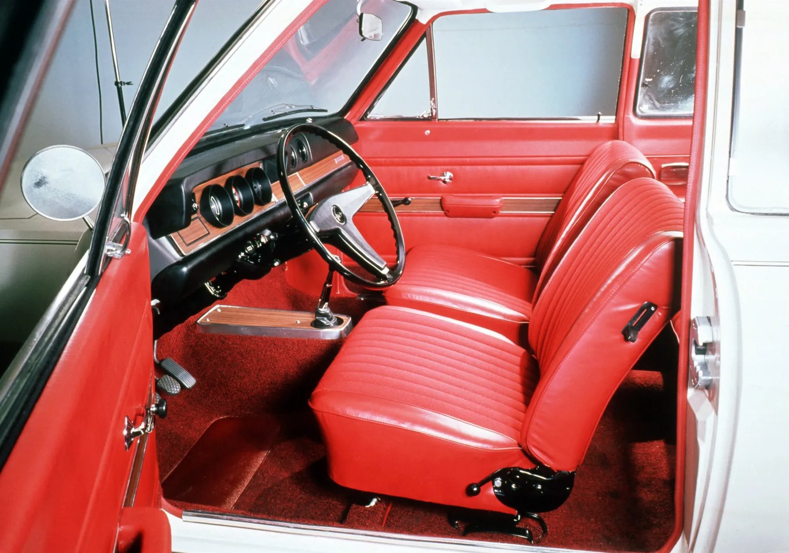 Opel_Olympia_6_generation__Sedan__3.jpg