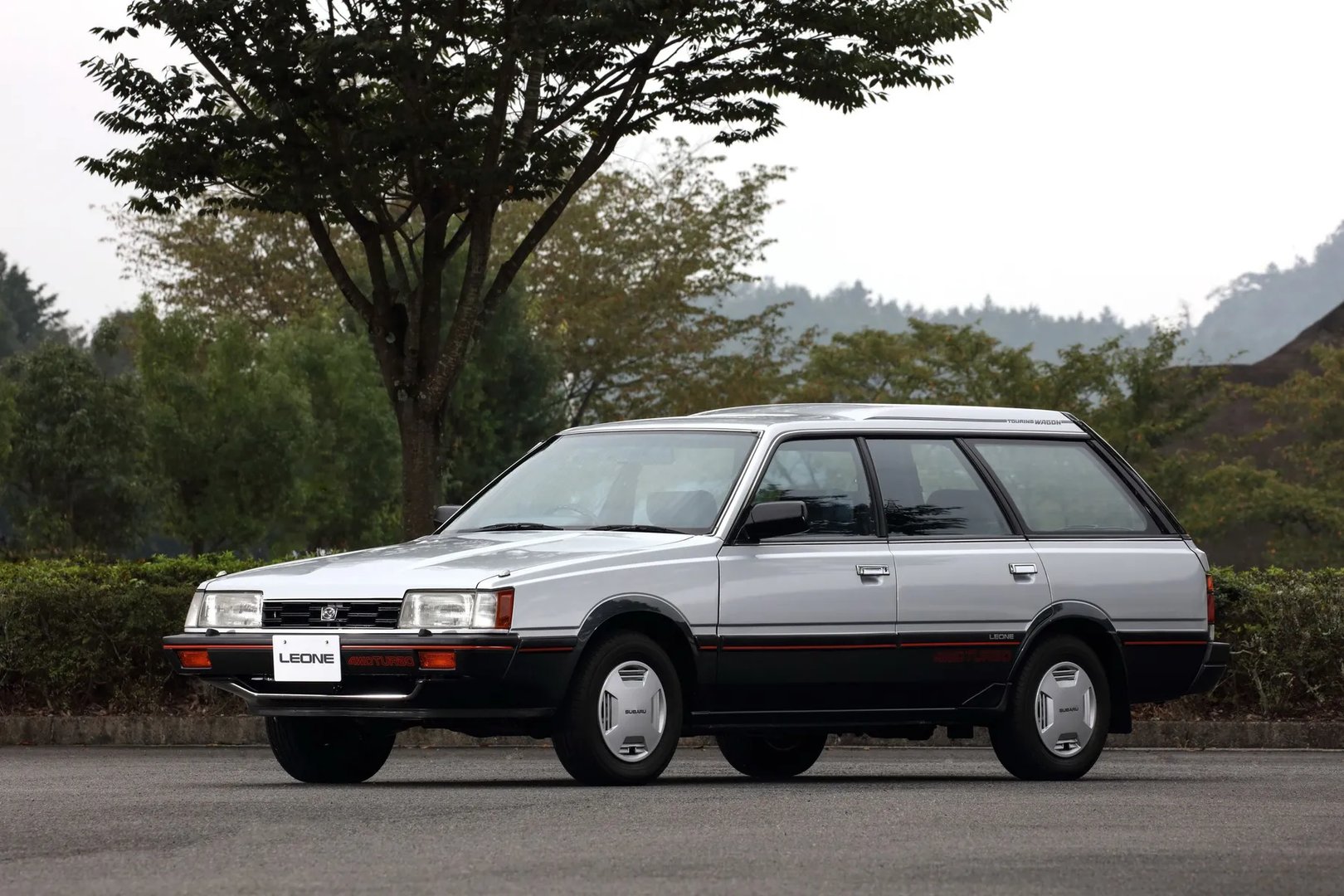 Subaru_Leone_3_generation__Estate_5-door__2.jpg