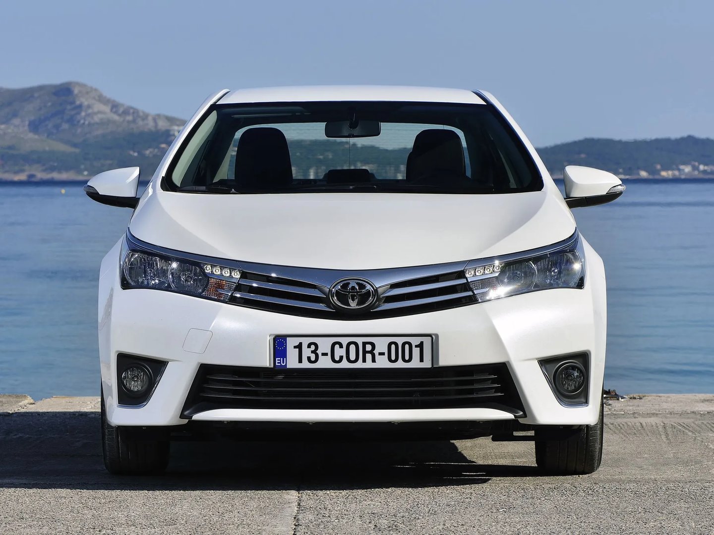 Toyota_Corolla_11_generation__Sedan__8.jpg