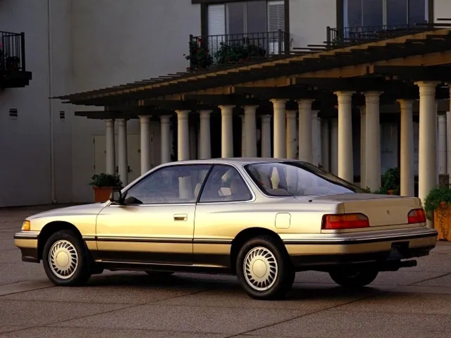 Acura_Legend_1_generation__Coupe__4.jpg