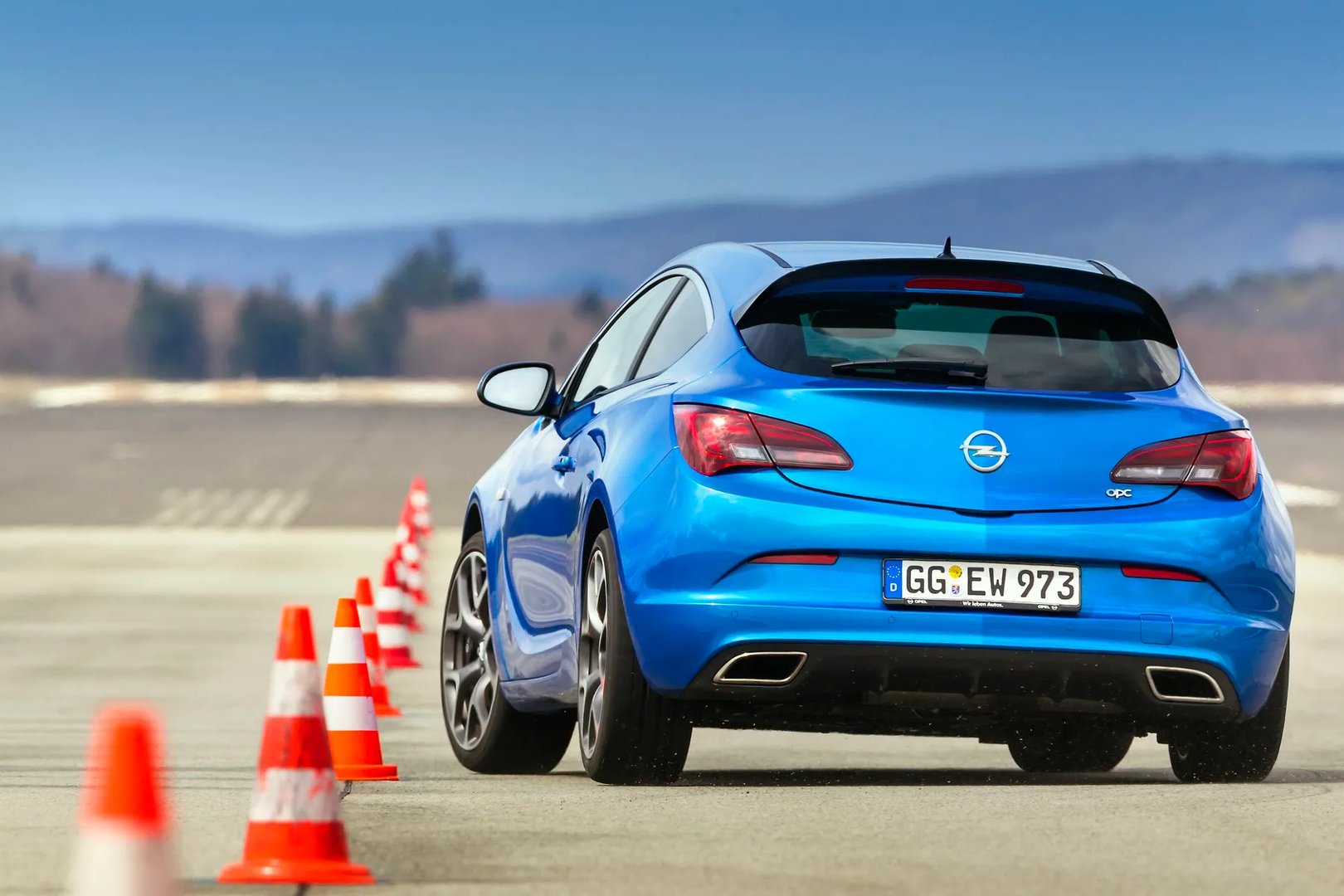 Opel_Astra_OPC_3_generation__Hatchback_3-door__3.jpg