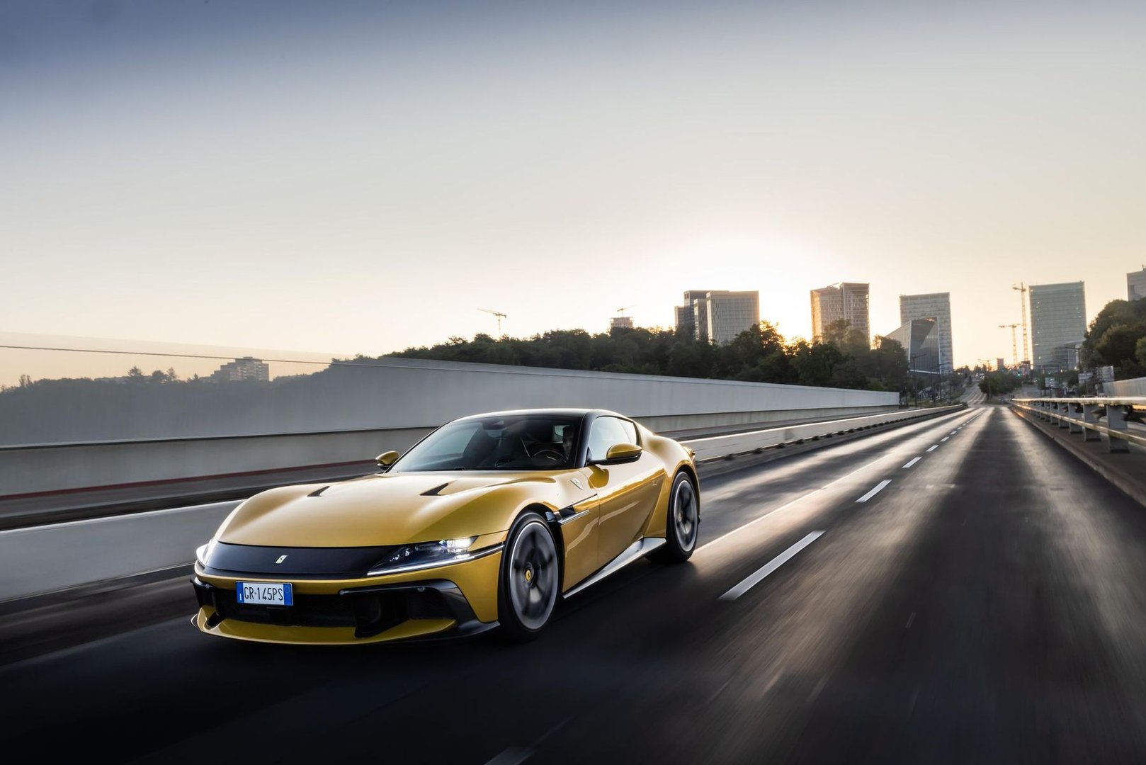 ferrari_12Cilindri_1_generation__Coupe__9.jpg