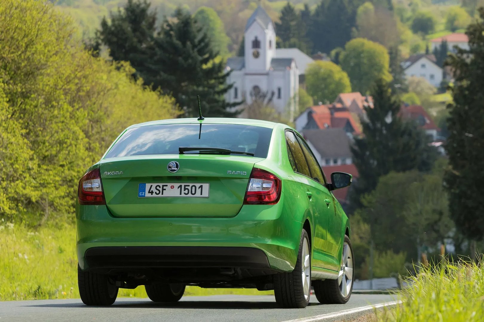 Skoda_Rapid_1_generation_restyling__Liftback__6.jpg