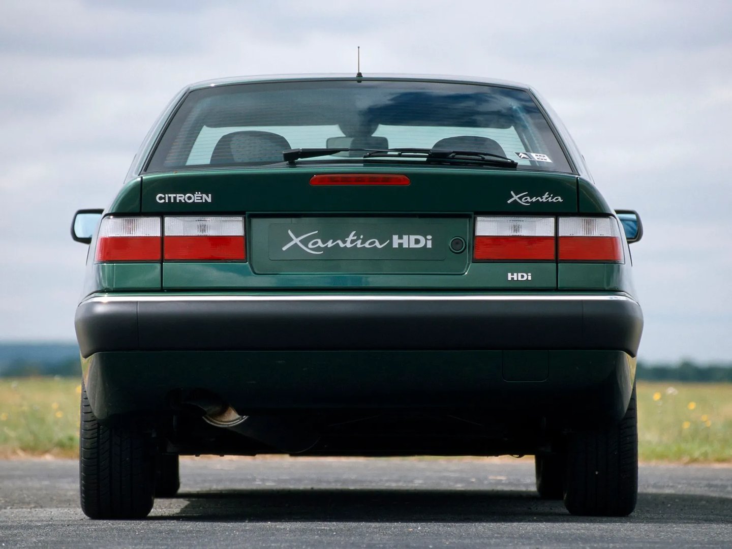 Citroen_Xantia_1_generation_restyling__Liftback__7.jpg
