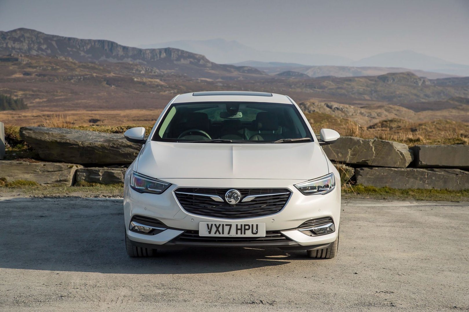 vauxhall_Insignia_2_generation__Liftback__7.jpg