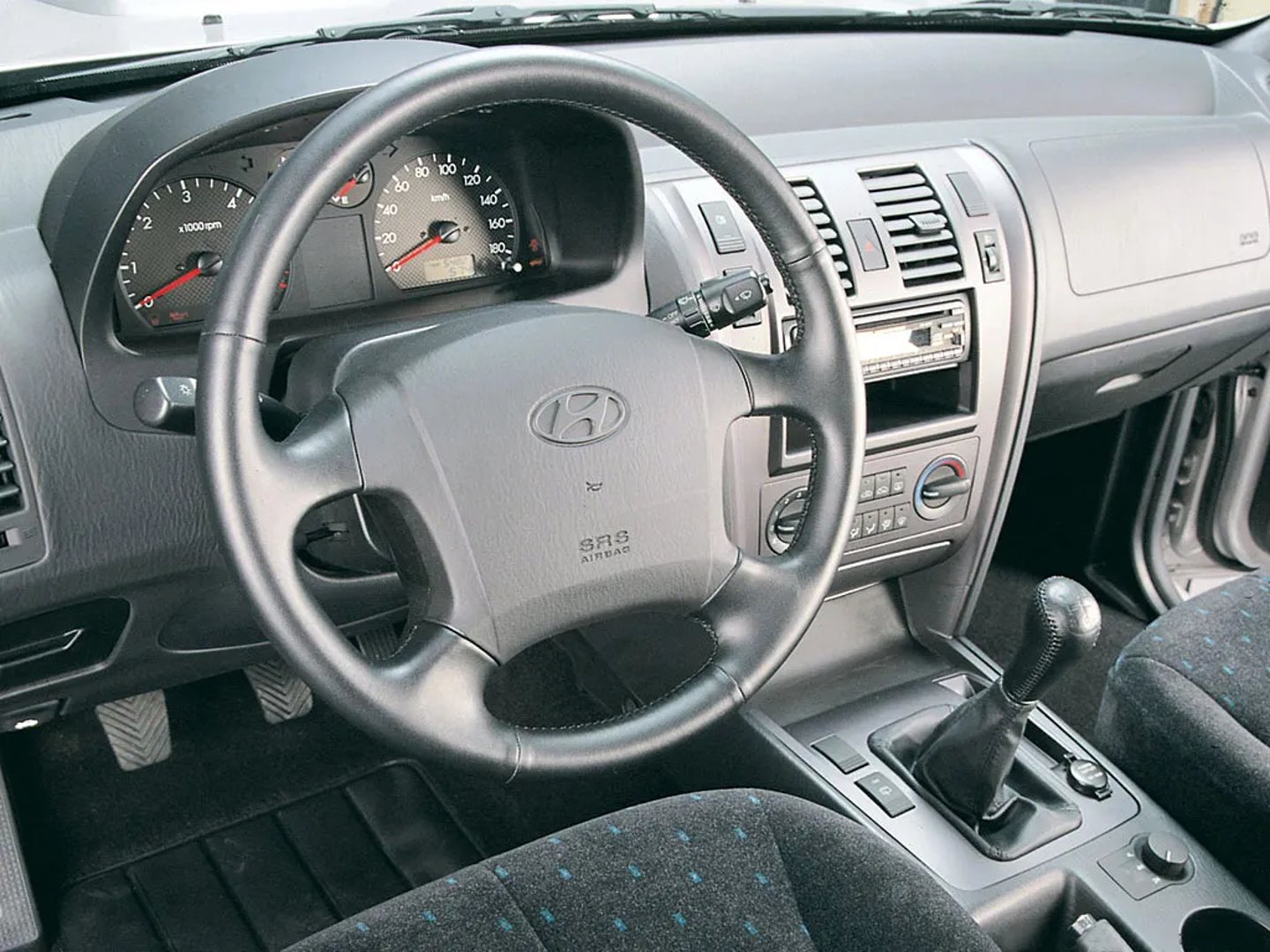 Hyundai_Terracan_1_generation__SUV_5-doors__11.jpg