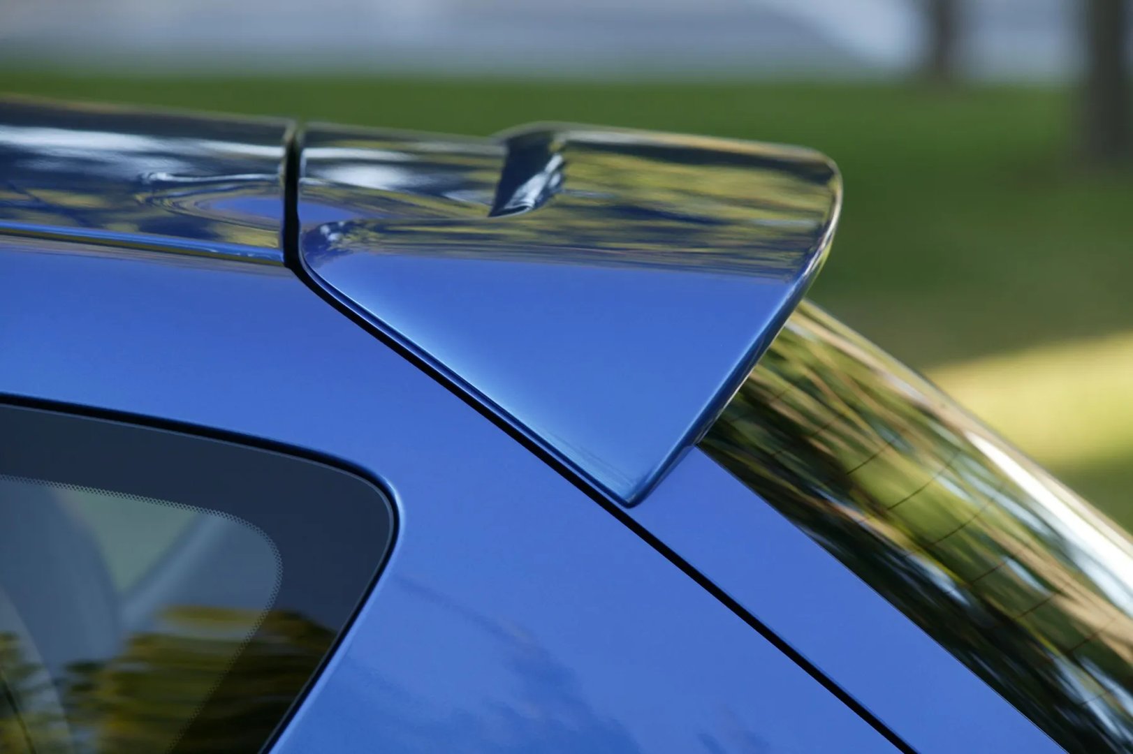Mazda_3_1_generation__Hatchback_5-door__10.jpg