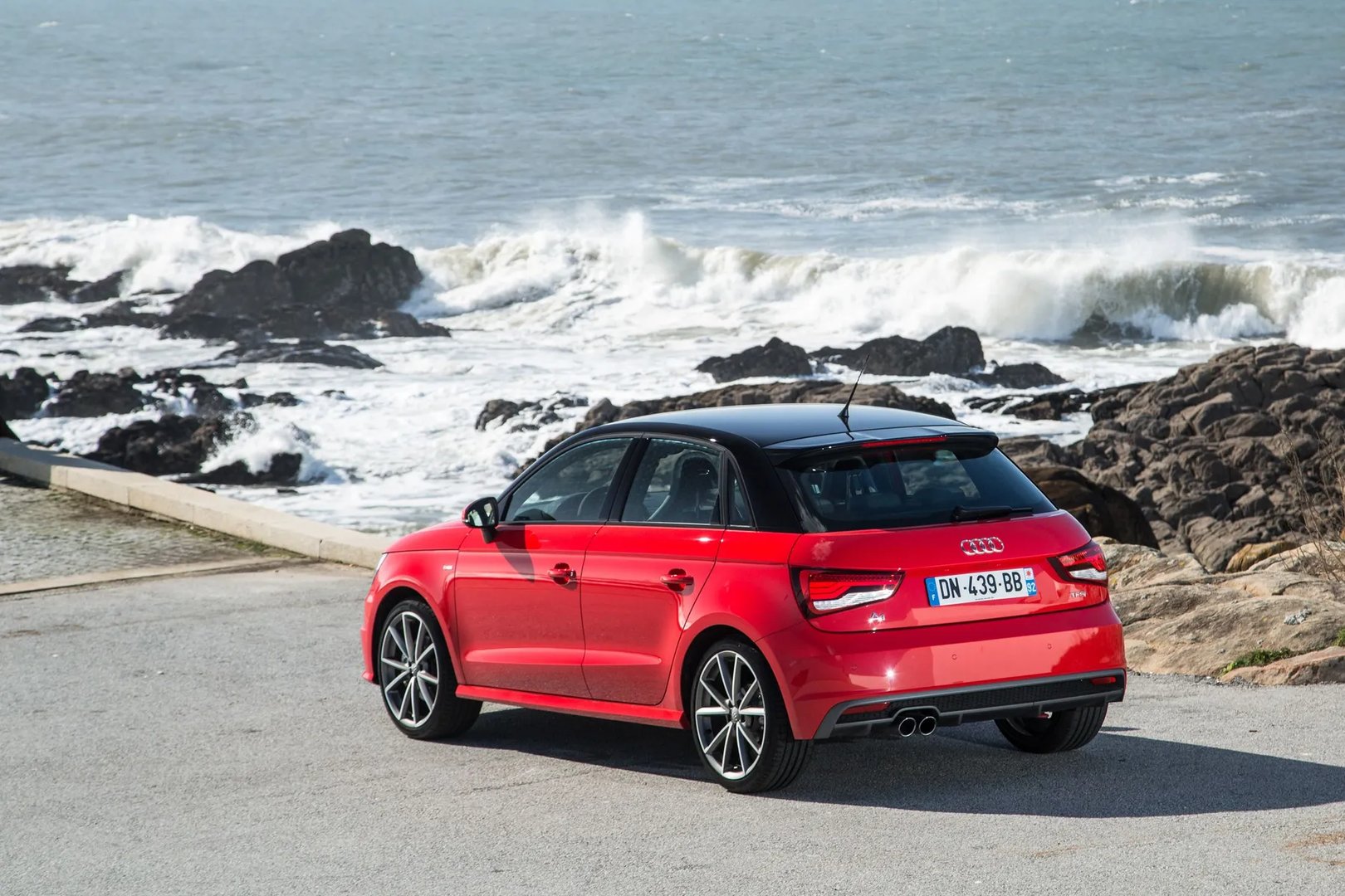 Audi_A1_1_generation_restyling__Mini_5-doors__8.jpg
