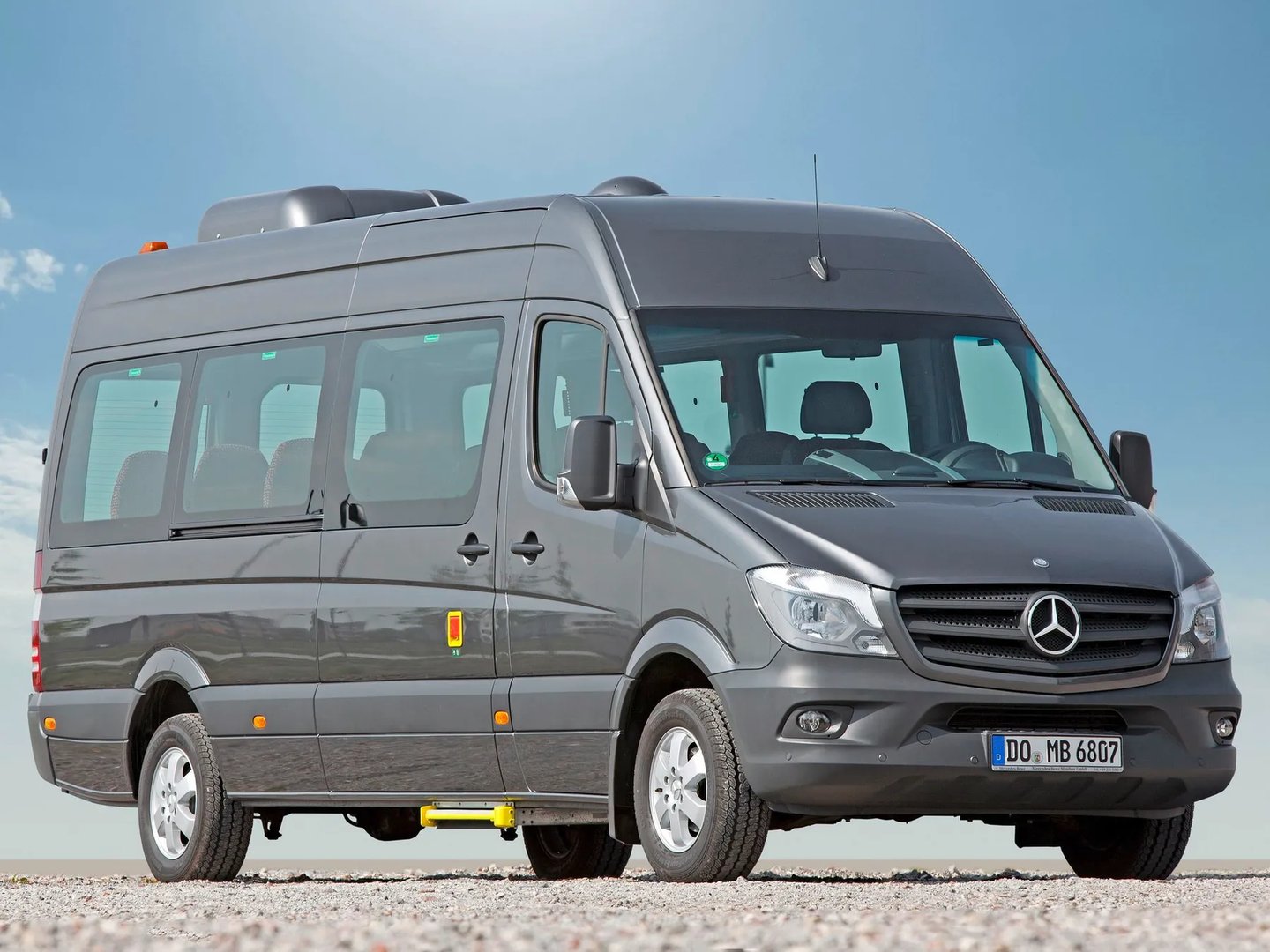 —  Minibus
