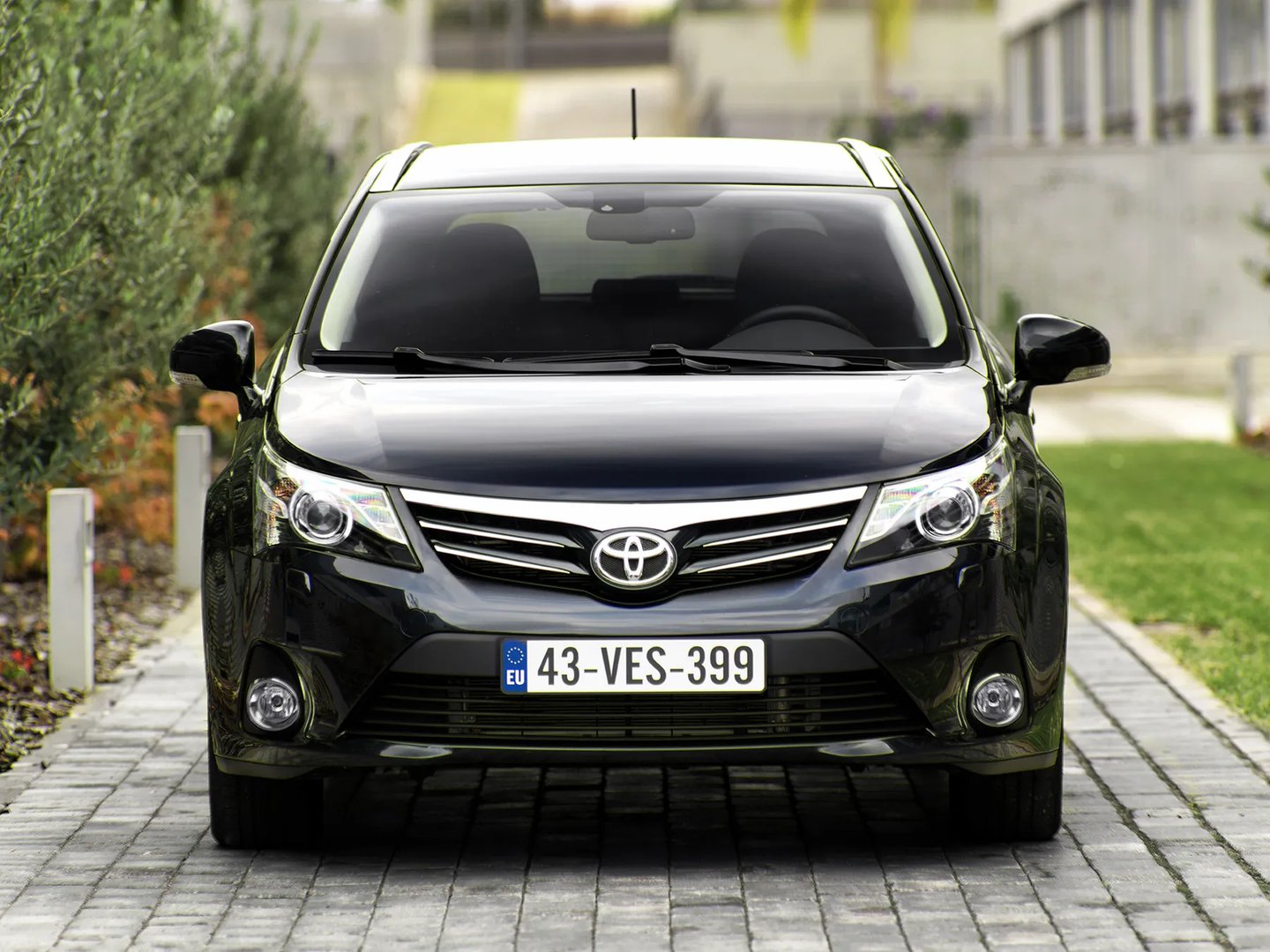 Toyota_Avensis_3_generation_restyling__Estate_5-door__4.jpg