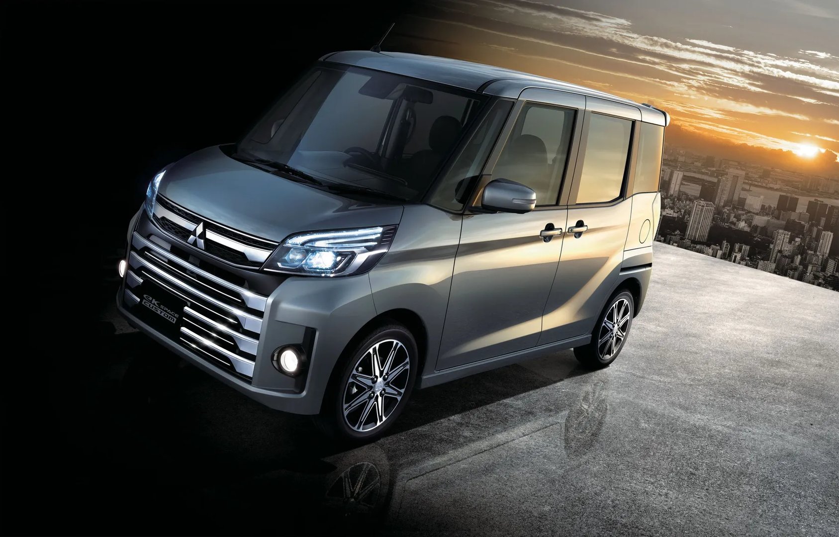 1 generation, restyling 
