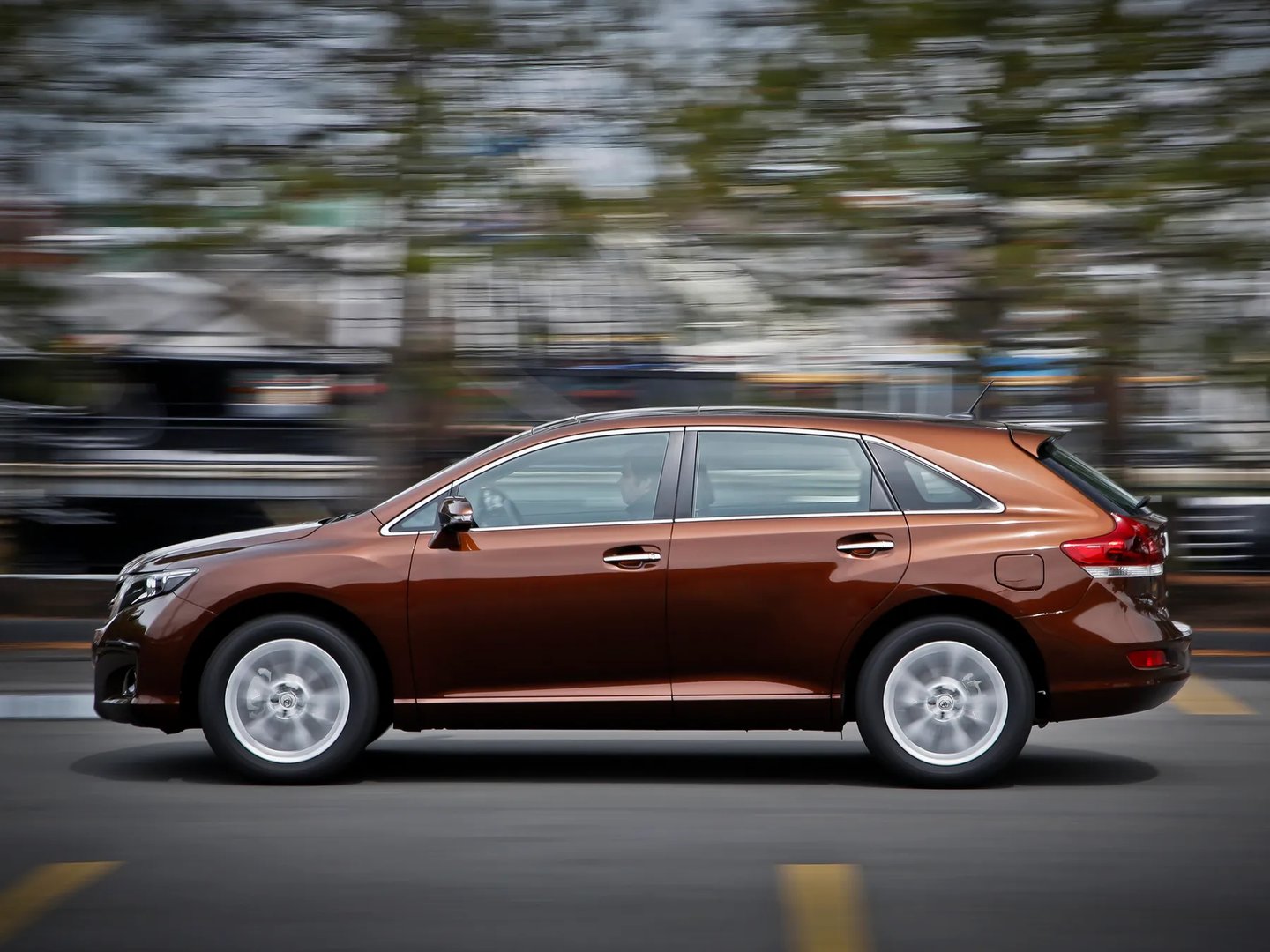 Toyota_Venza_1_generation_restyling__SUV_5-doors__4.jpg