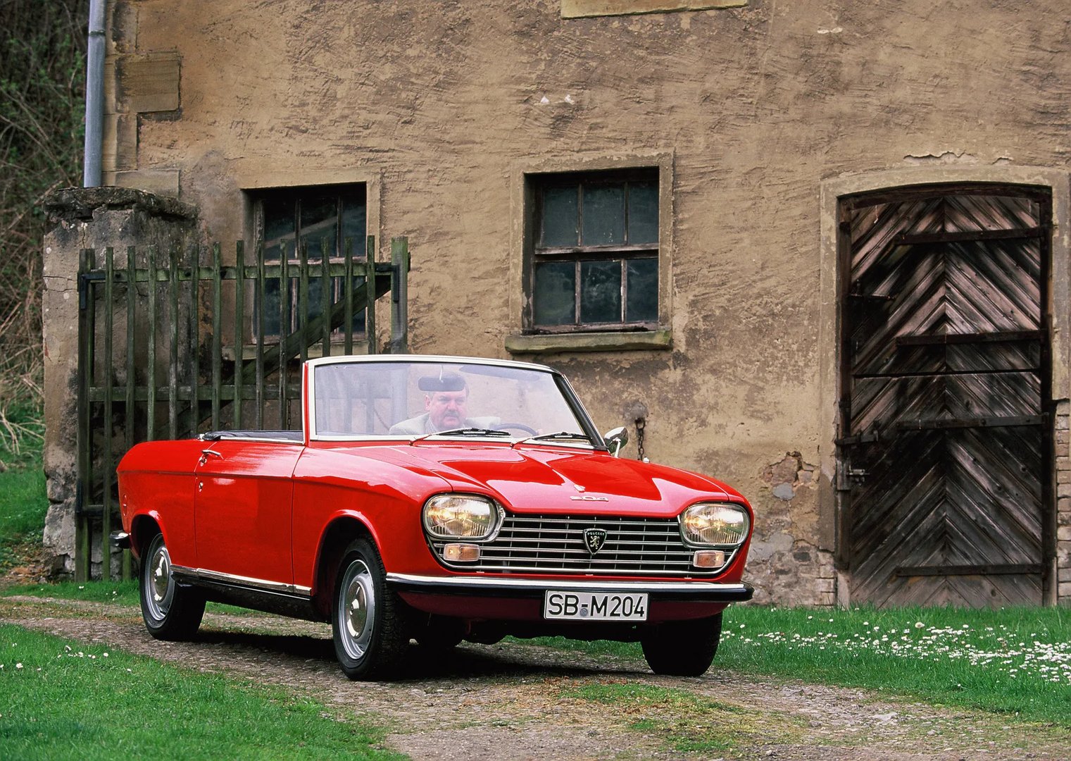 Peugeot_204_1_generation__Cabrio__4.jpg