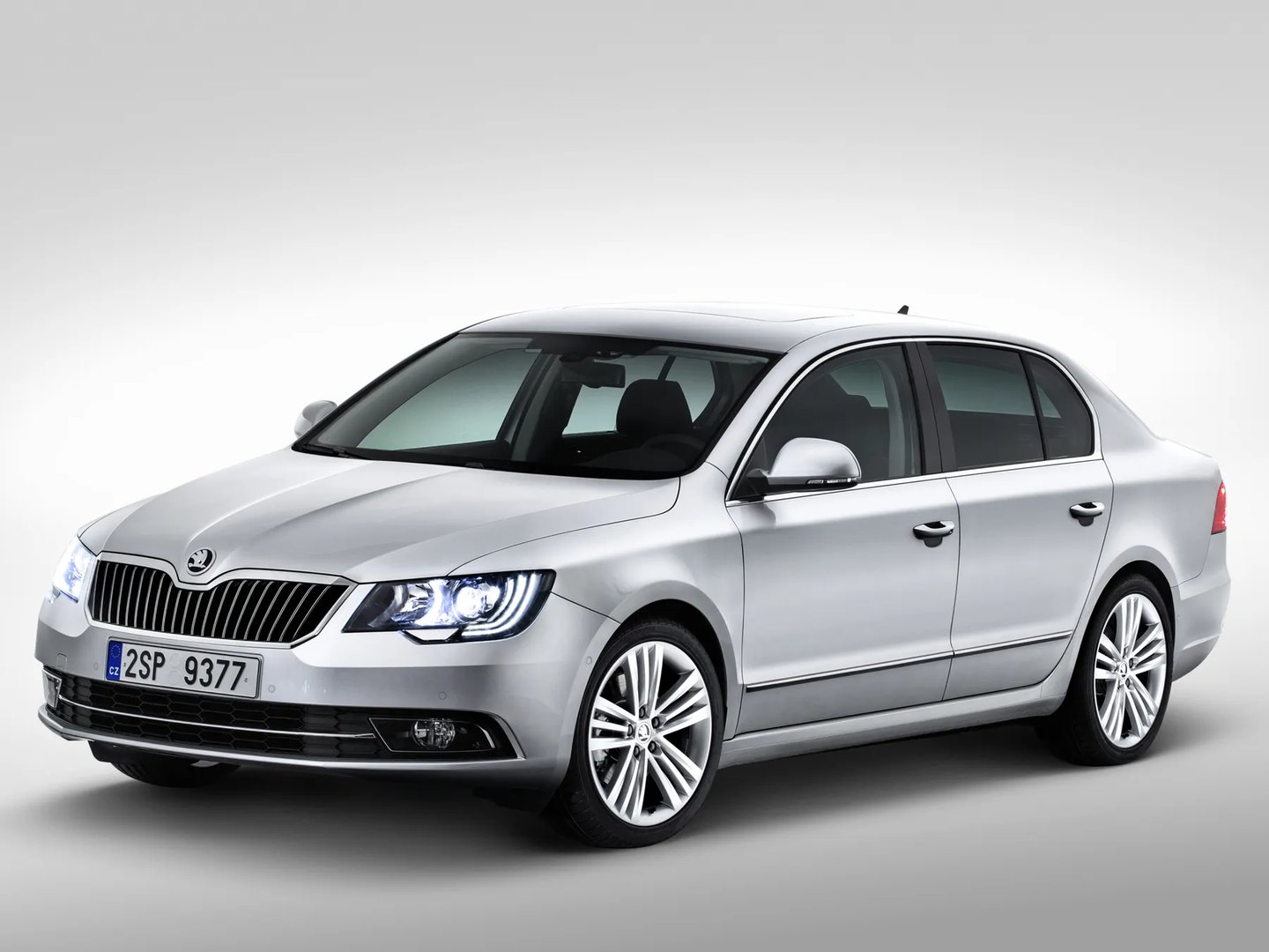 Skoda Superb 2 generation, restyling  Liftback