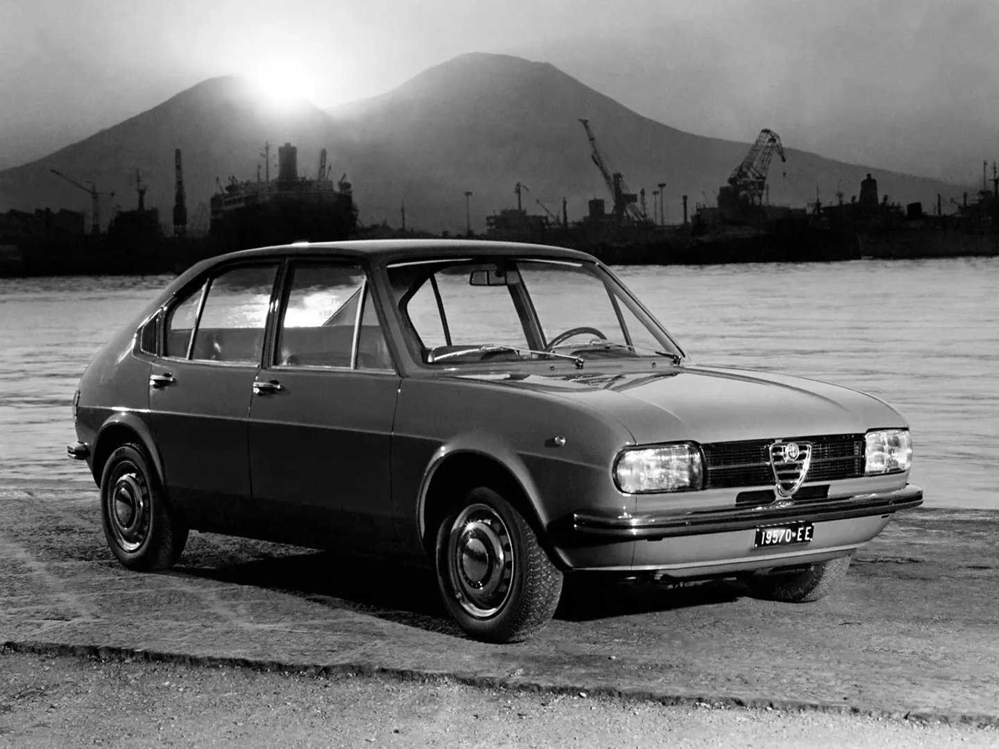 Alfa Romeo_Alfasud_1_generation__Mini_5-doors__8.jpg