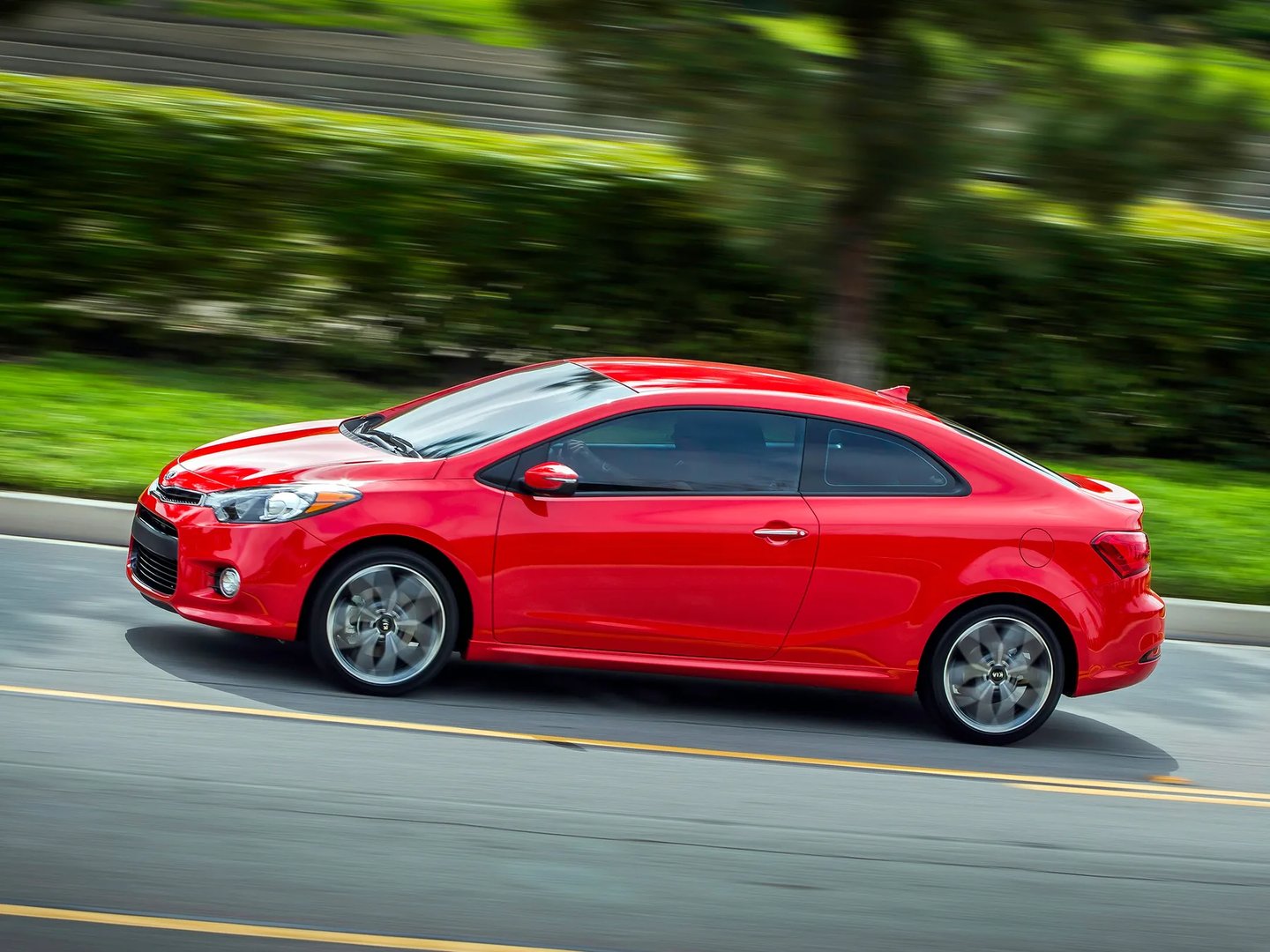 Kia_Forte_2_generation__Coupe__3.jpg