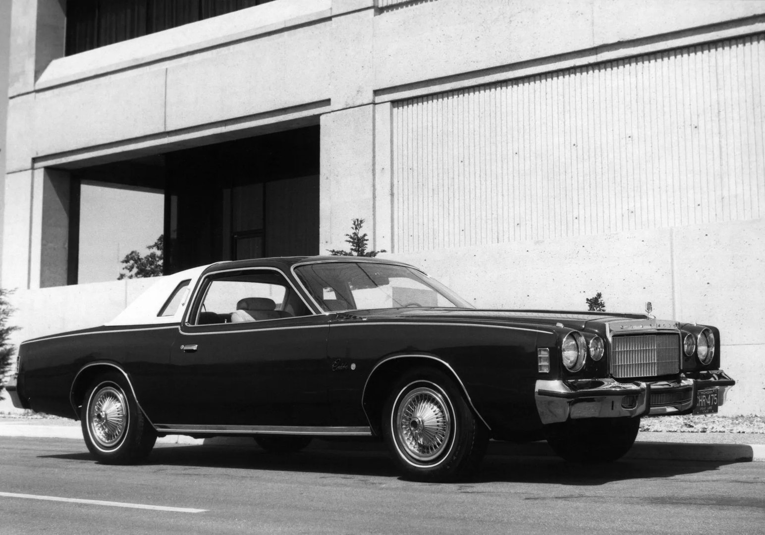 Chrysler_Cordoba_1_generation__Coupe__1.jpg