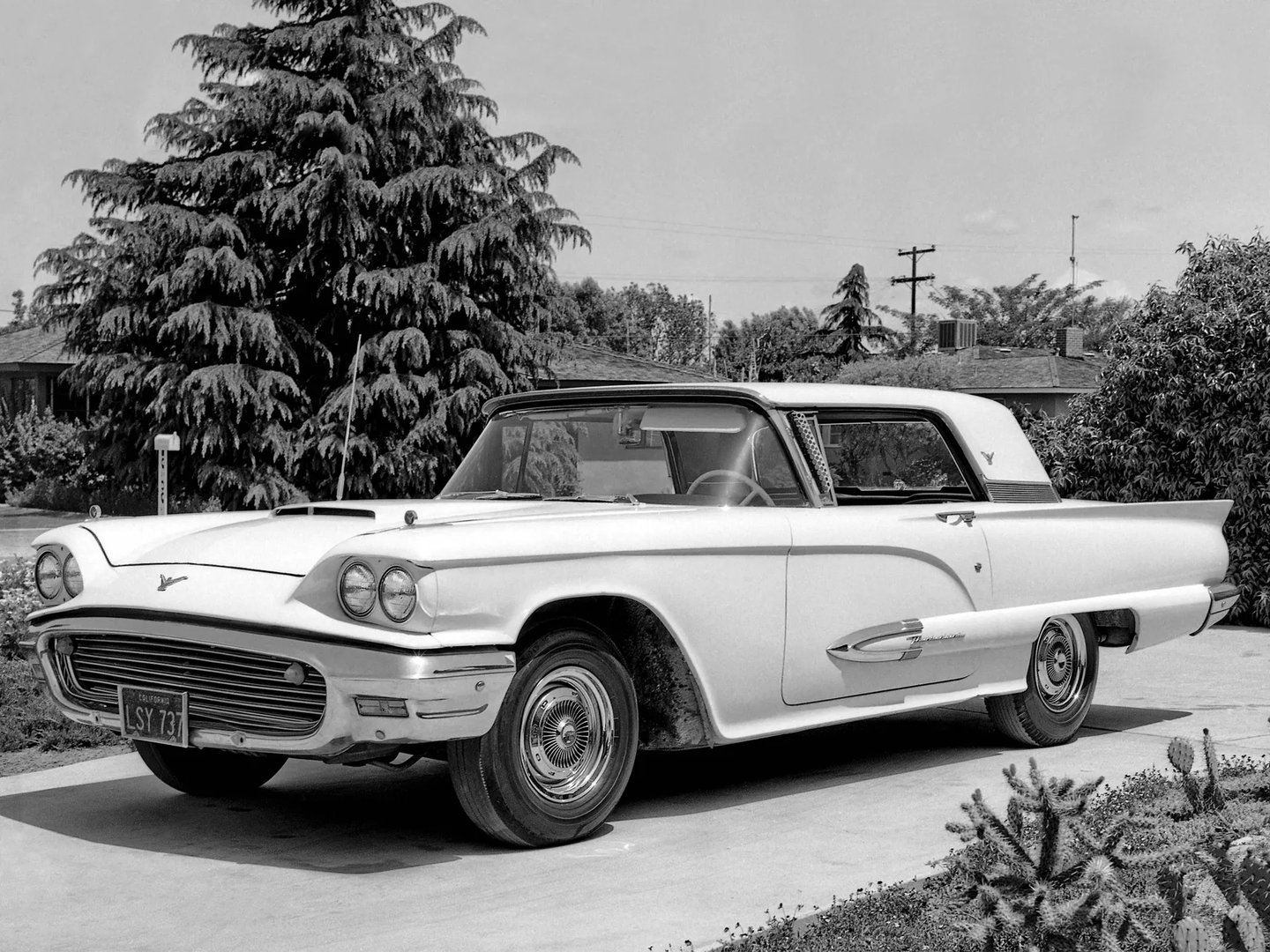Ford_Thunderbird_2_generation__Coupe_Hardtop__8.jpg