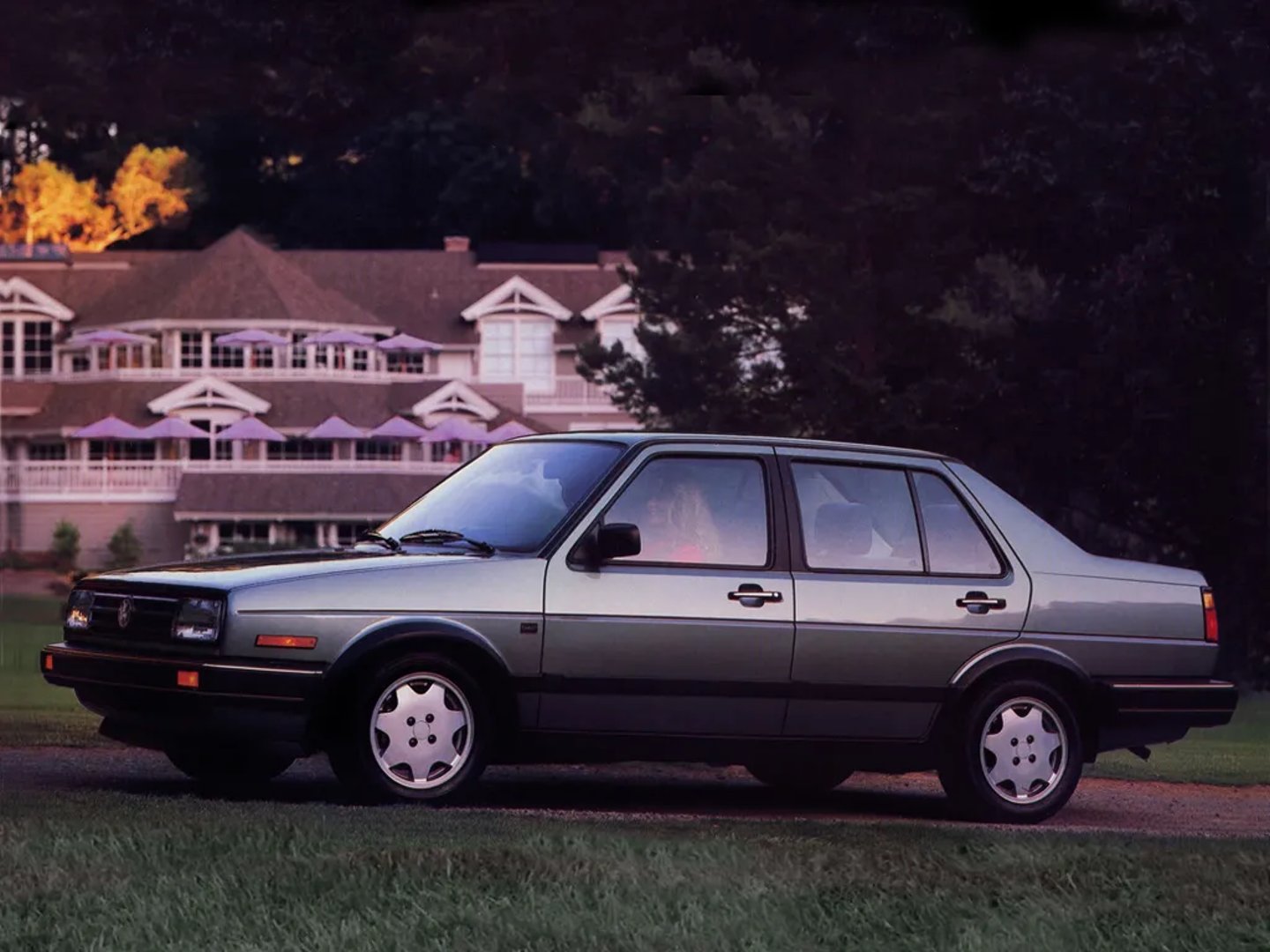 Volkswagen_Jetta_2_generation__Sedan__3.jpg
