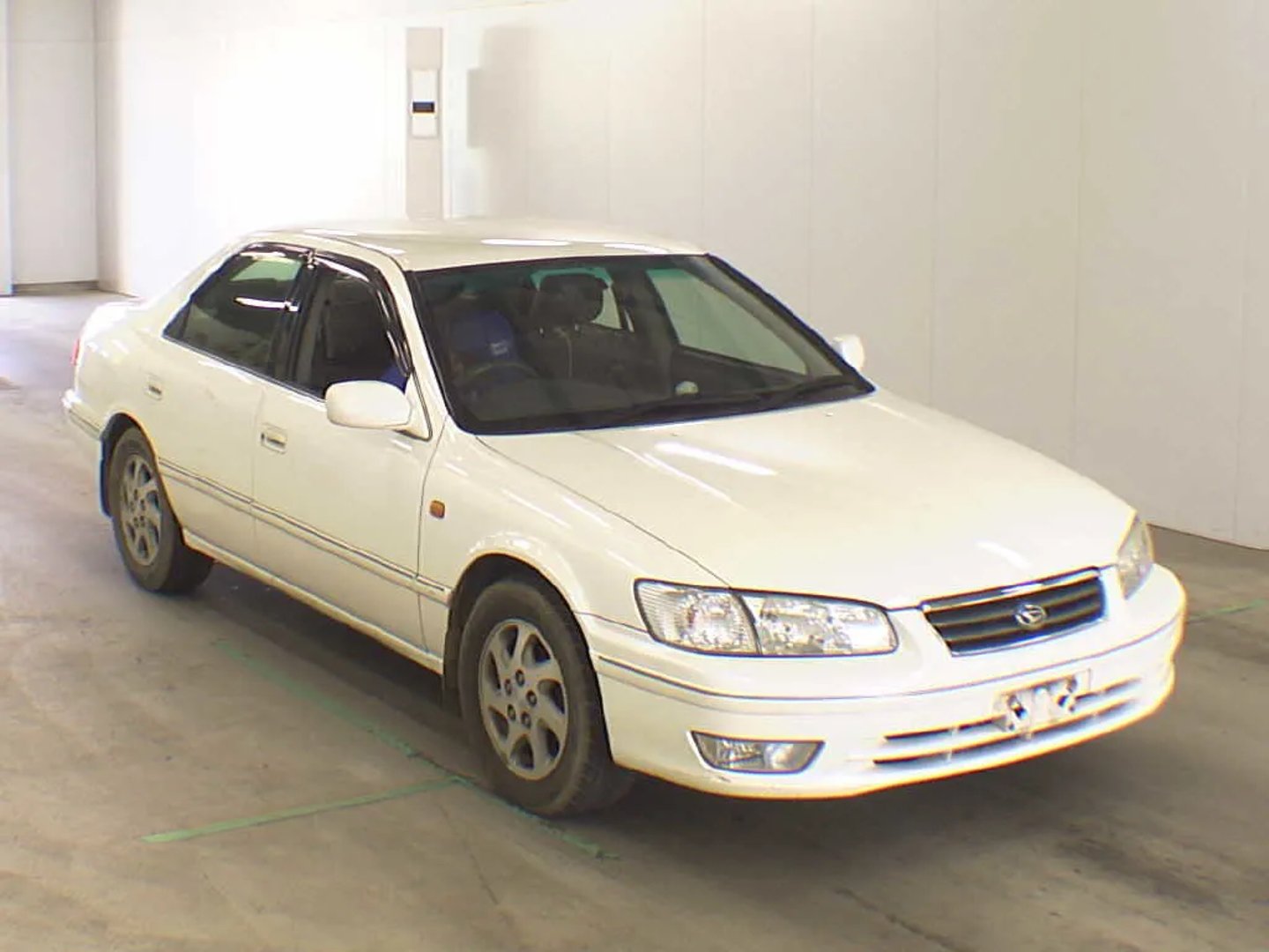 SXV20N, SXV25N  Sedan