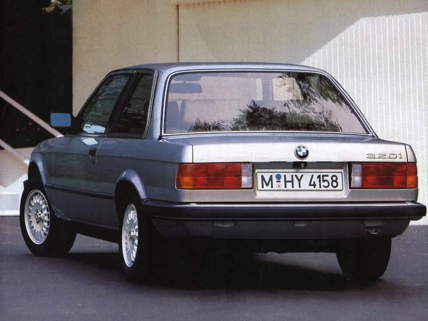 BMW_3_series_2_generation__Coupe__3.jpg