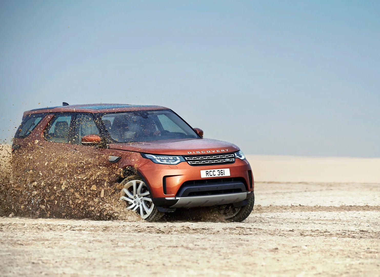 Land Rover_Discovery_5_generation__SUV_5-doors__1.jpg