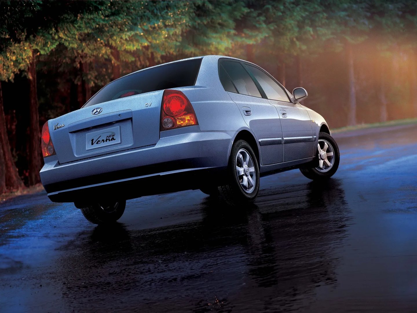 Hyundai_Verna_1_generation__Sedan__3.jpg